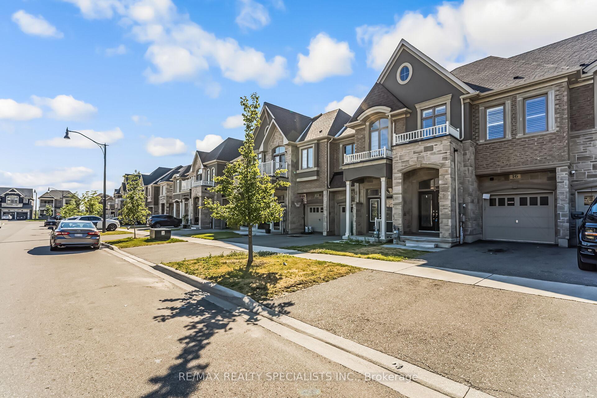 Photo 2 of 16 Dalbeattie Drive, Brampton, Bram West — HOMEH