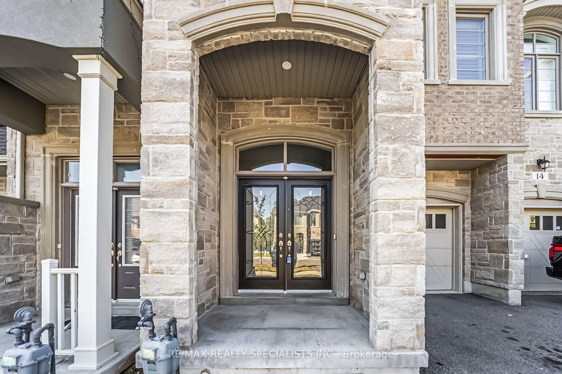 Photo 4 of 16 Dalbeattie Drive, Brampton, Bram West — HOMEH