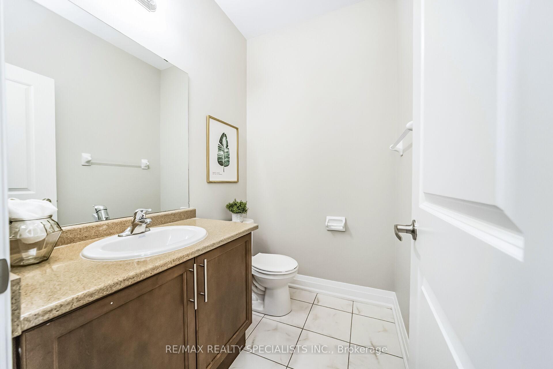 Photo 8 of 16 Dalbeattie Drive, Brampton, Bram West — HOMEH