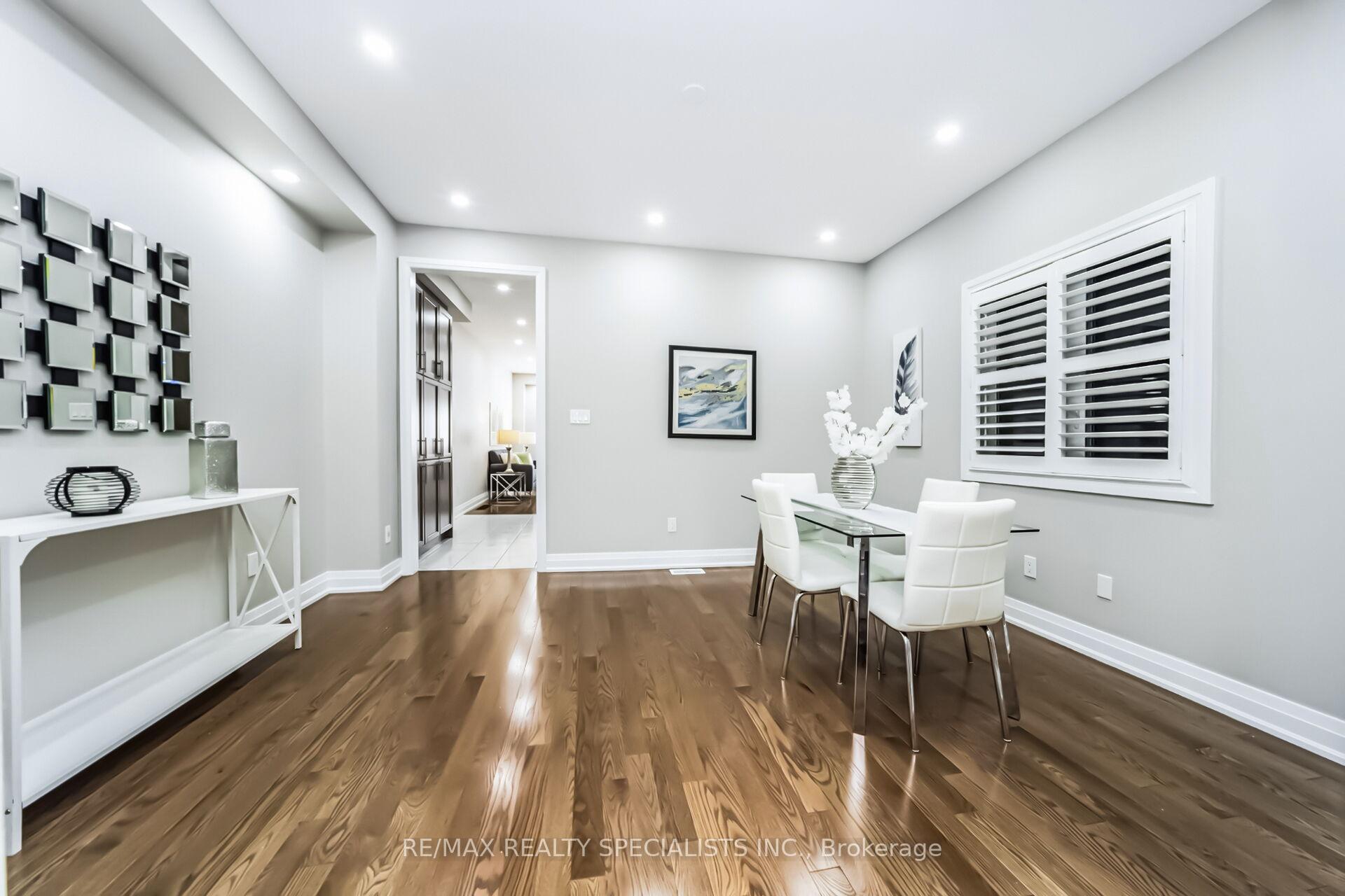 Photo 9 of 16 Dalbeattie Drive, Brampton, Bram West — HOMEH