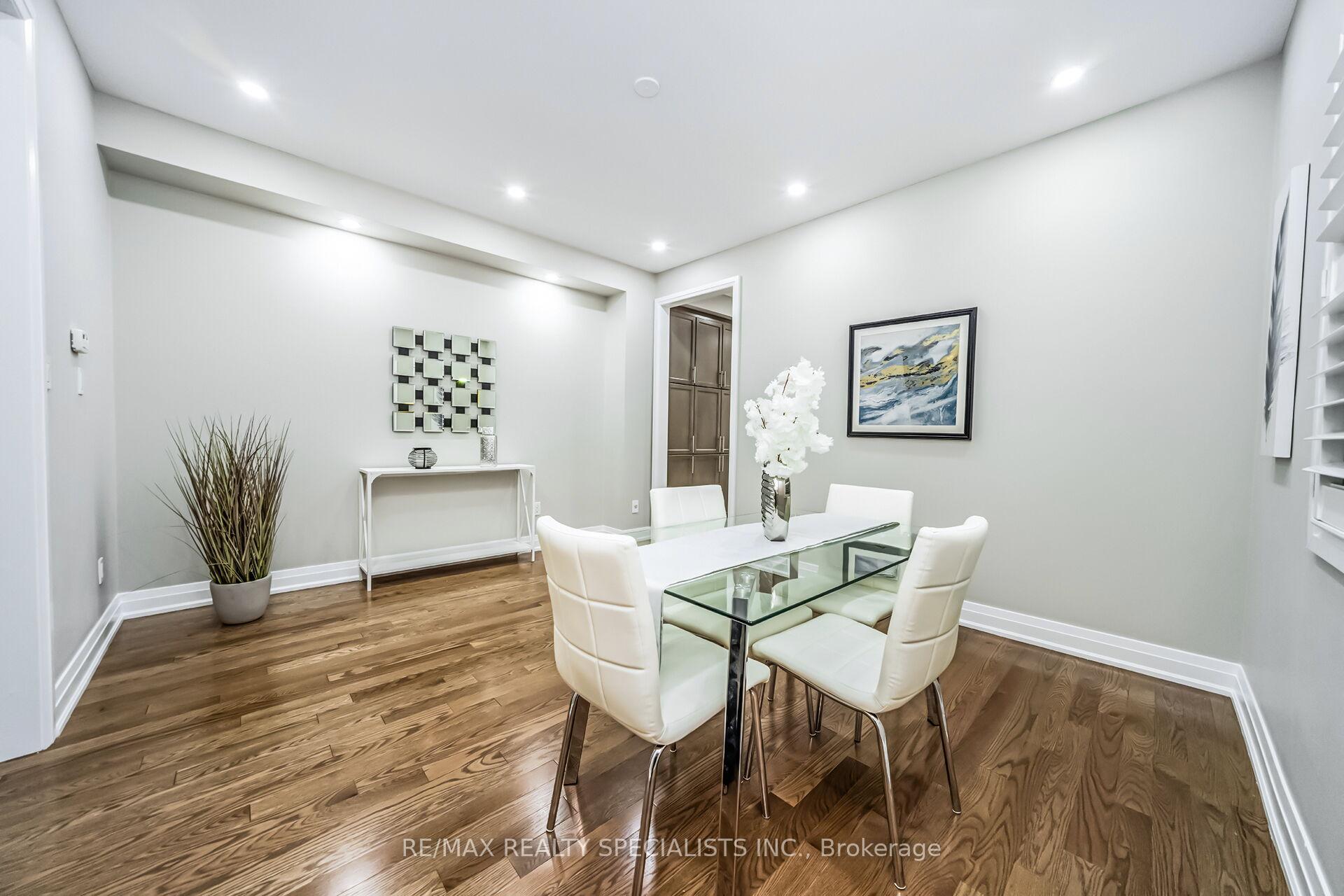 Photo 12 of 16 Dalbeattie Drive, Brampton, Bram West — HOMEH