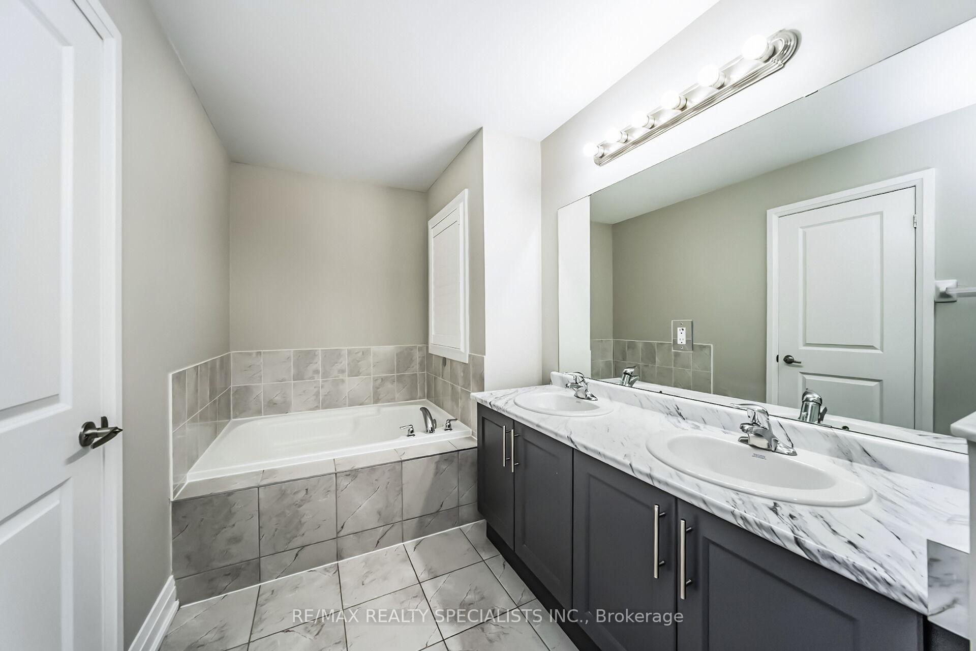 Photo 33 of 16 Dalbeattie Drive, Brampton, Bram West — HOMEH