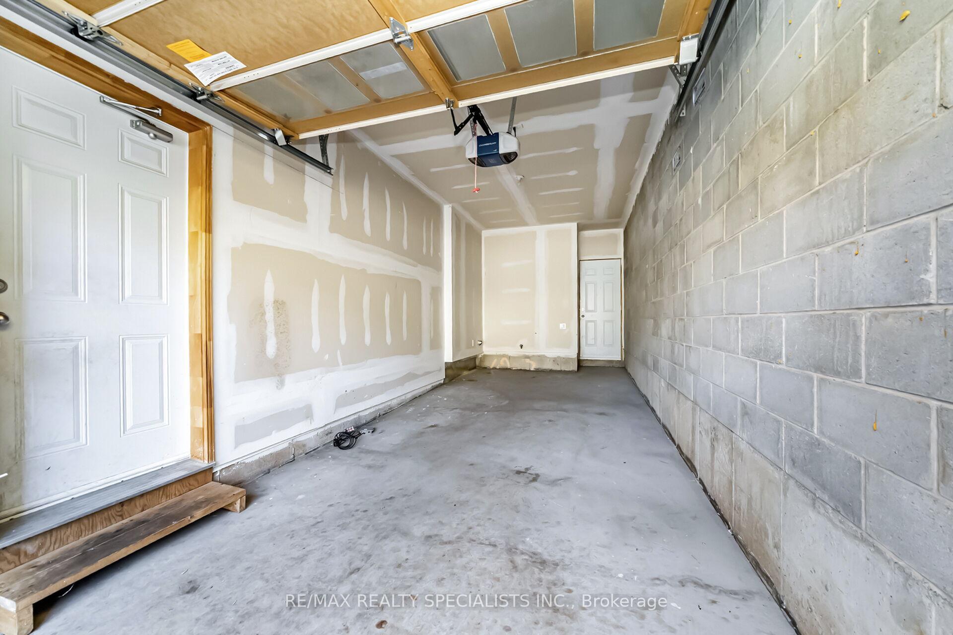 Photo 44 of 16 Dalbeattie Drive, Brampton, Bram West — HOMEH
