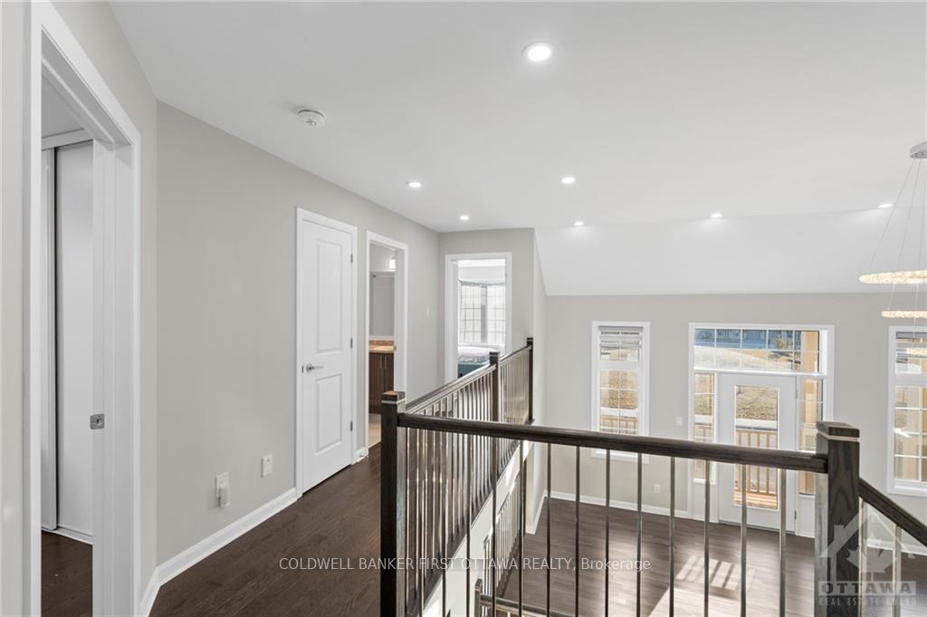 Photo 4 of 125 Paloma Circle, Ottawa, Barrhaven - Heritage Park — HOMEH