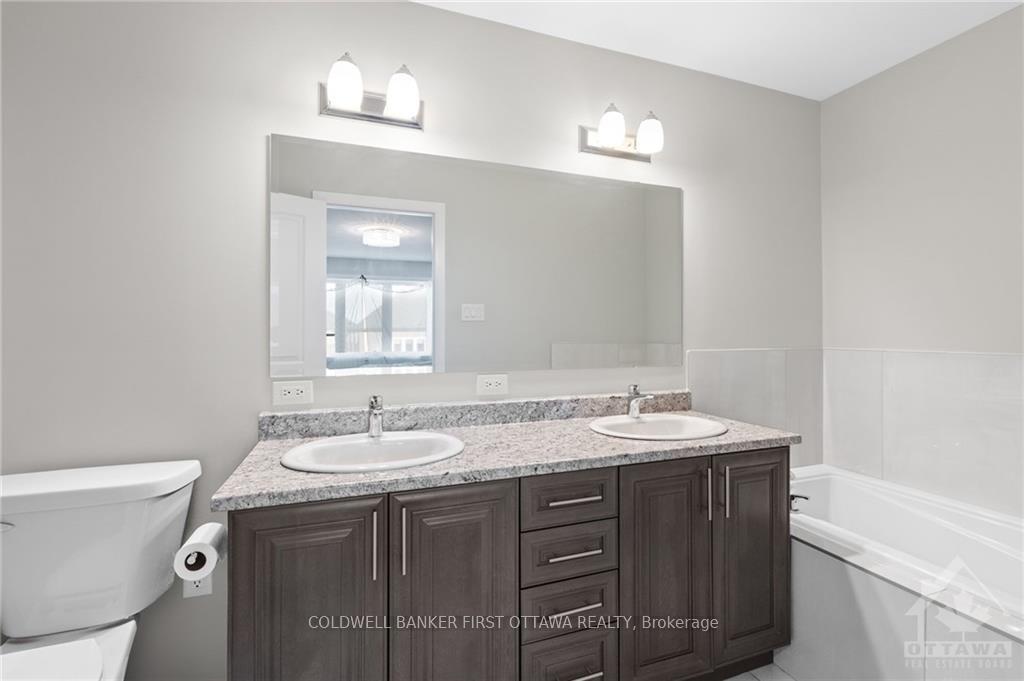 Photo 5 of 125 Paloma Circle, Ottawa, Barrhaven - Heritage Park — HOMEH