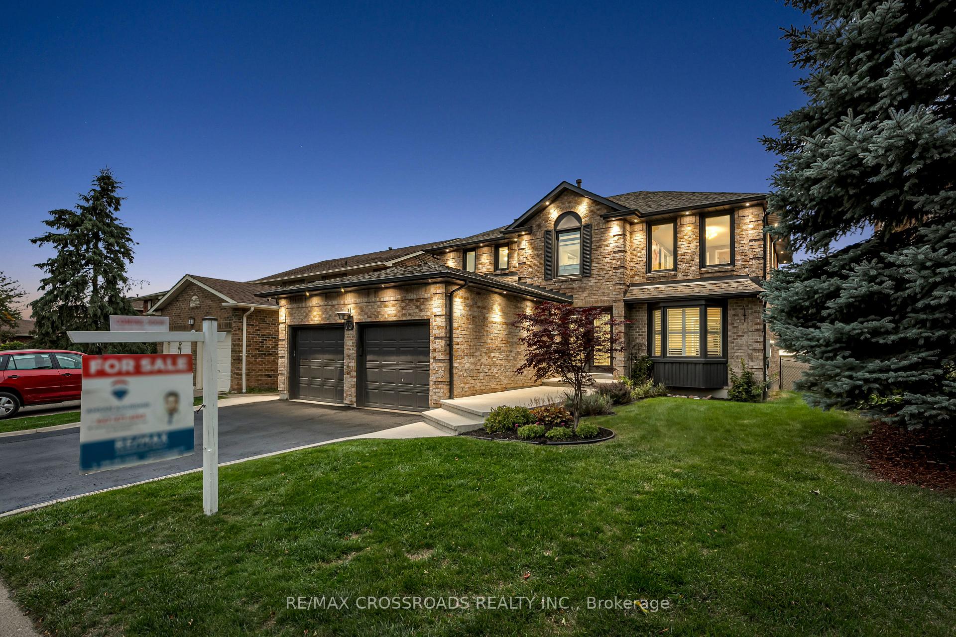 Photo 2 of 75 Barr Crescent, Brampton, Heart Lake East — HOMEH