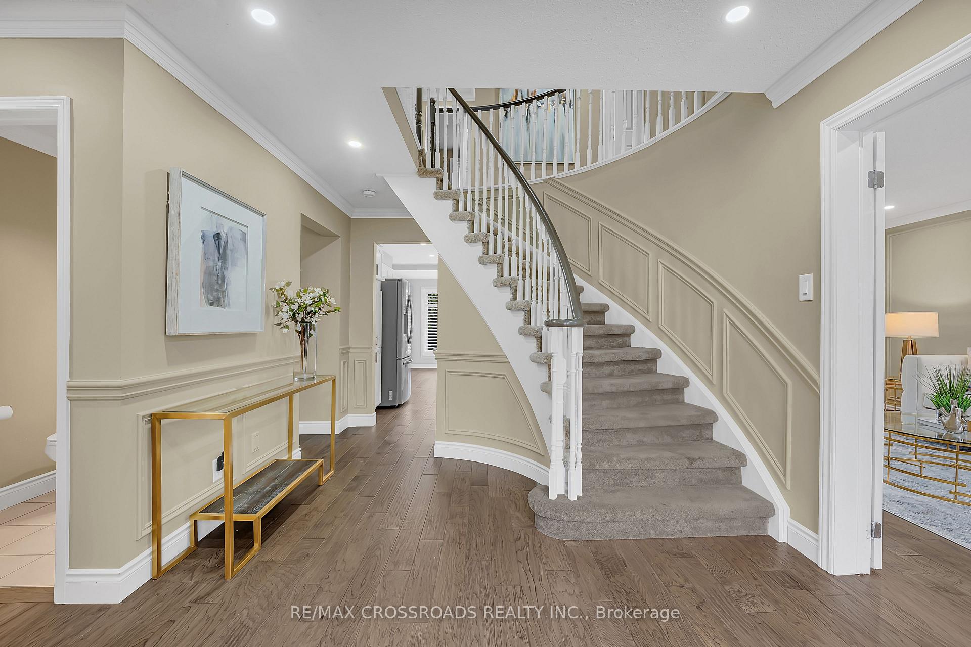 Photo 6 of 75 Barr Crescent, Brampton, Heart Lake East — HOMEH