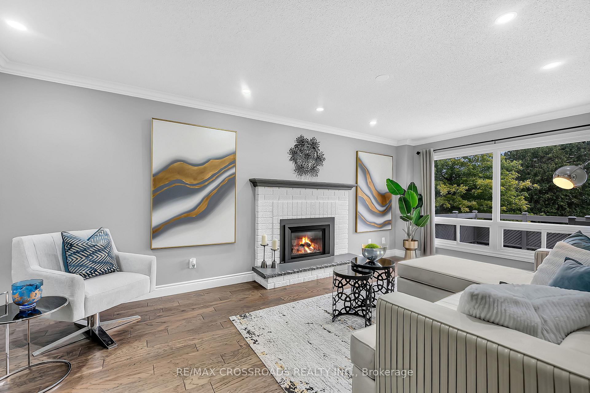 Photo 11 of 75 Barr Crescent, Brampton, Heart Lake East — HOMEH