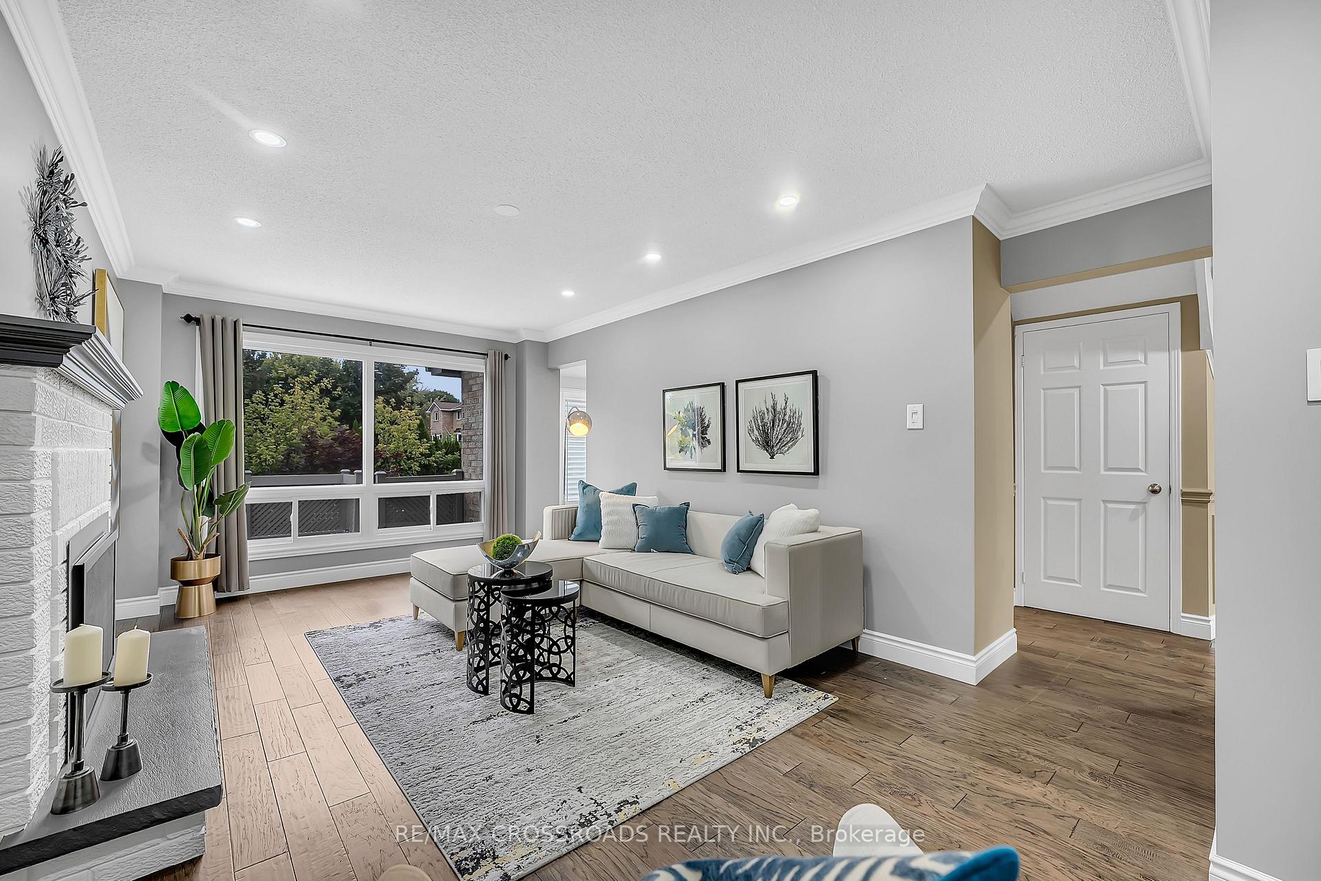 Photo 13 of 75 Barr Crescent, Brampton, Heart Lake East — HOMEH