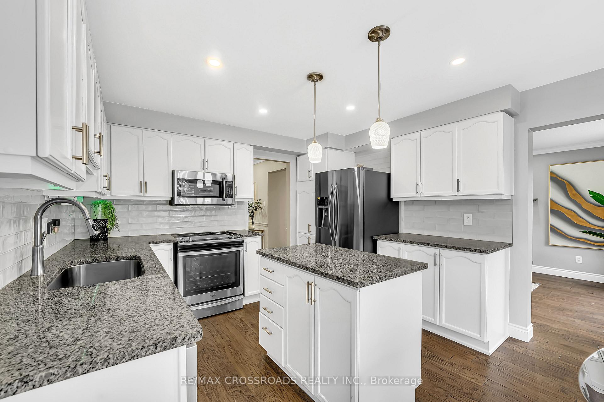Photo 15 of 75 Barr Crescent, Brampton, Heart Lake East — HOMEH