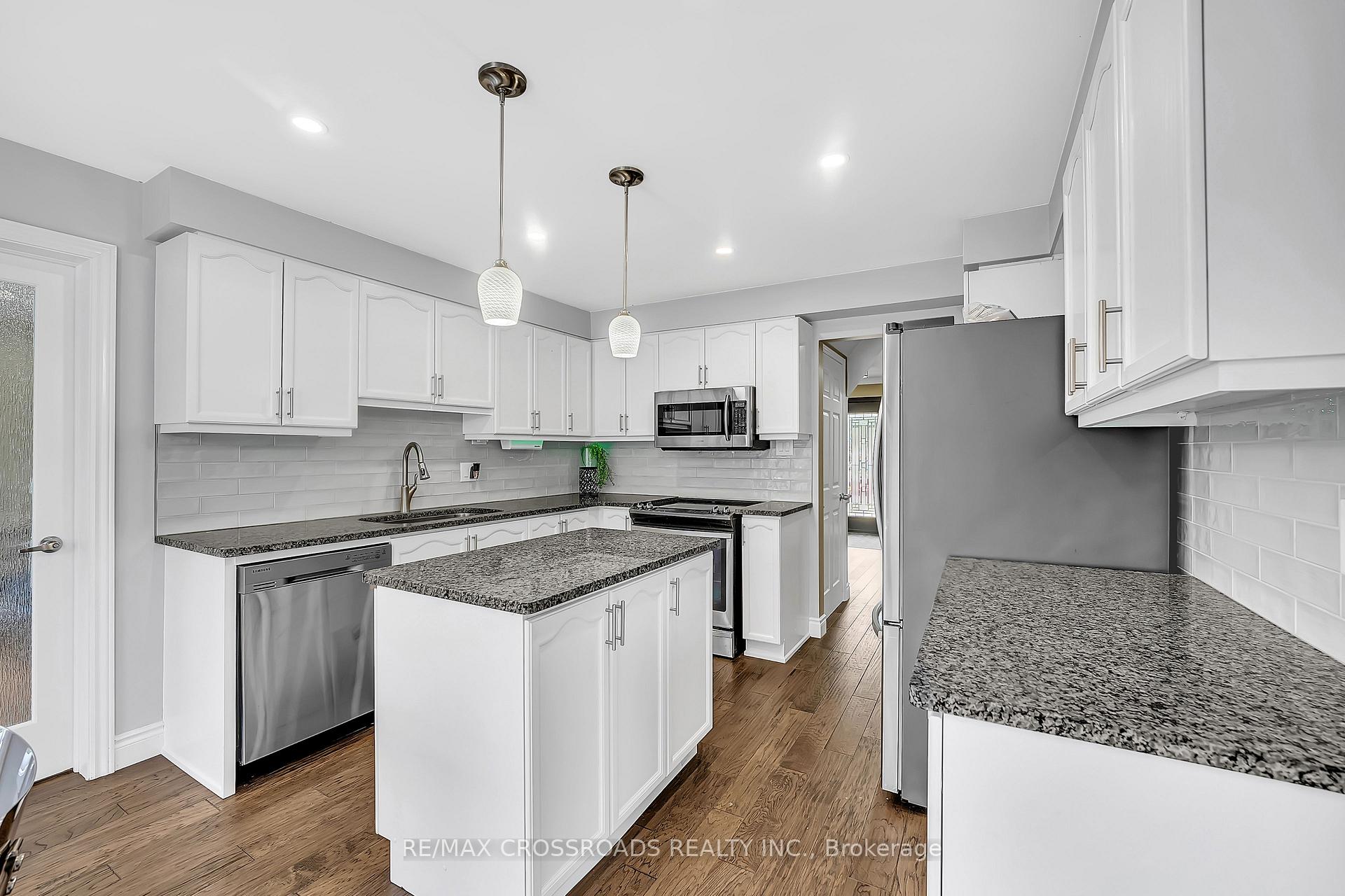 Photo 16 of 75 Barr Crescent, Brampton, Heart Lake East — HOMEH