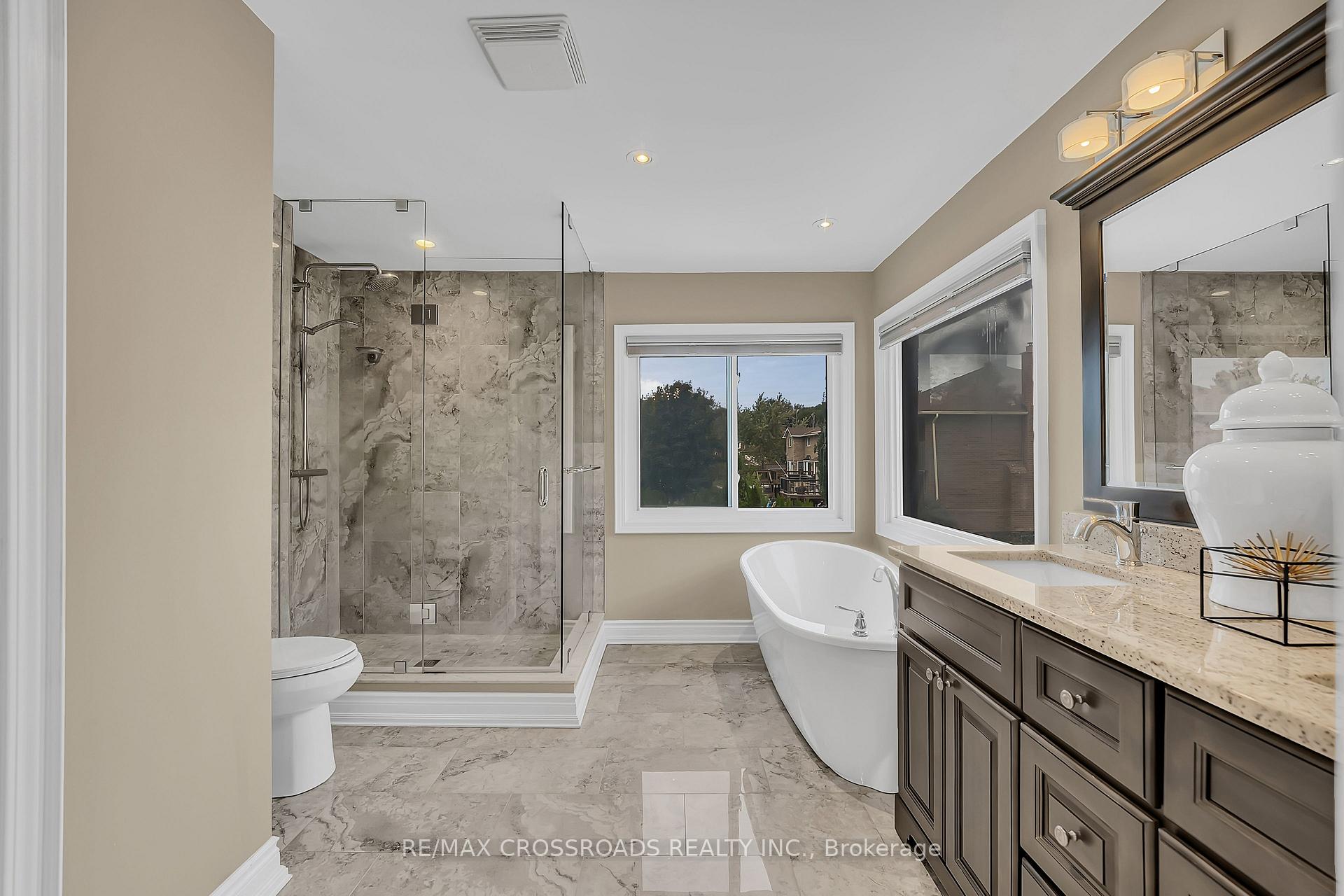 Photo 25 of 75 Barr Crescent, Brampton, Heart Lake East — HOMEH
