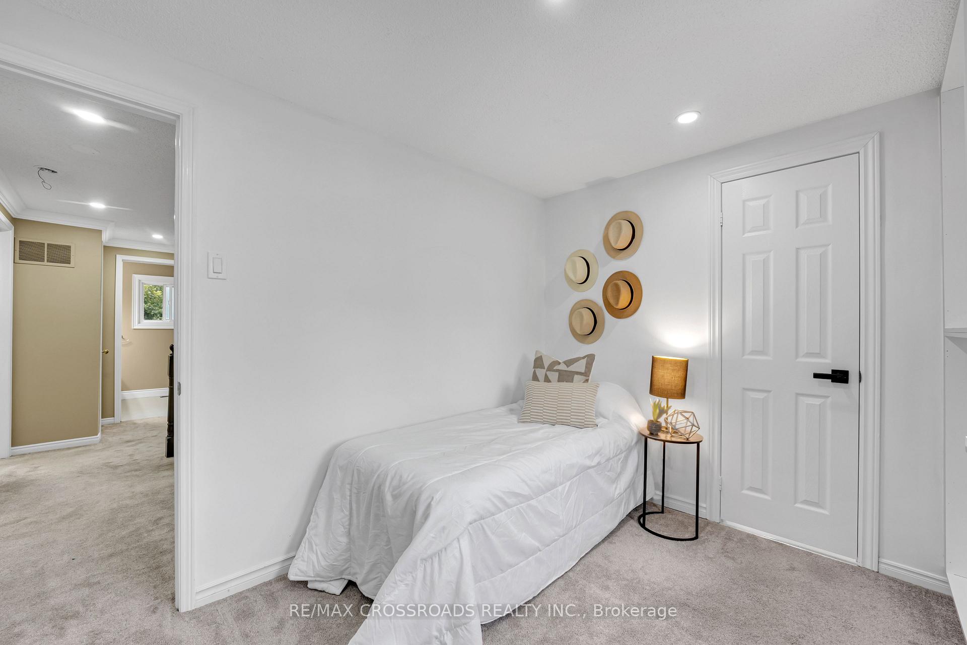 Photo 32 of 75 Barr Crescent, Brampton, Heart Lake East — HOMEH