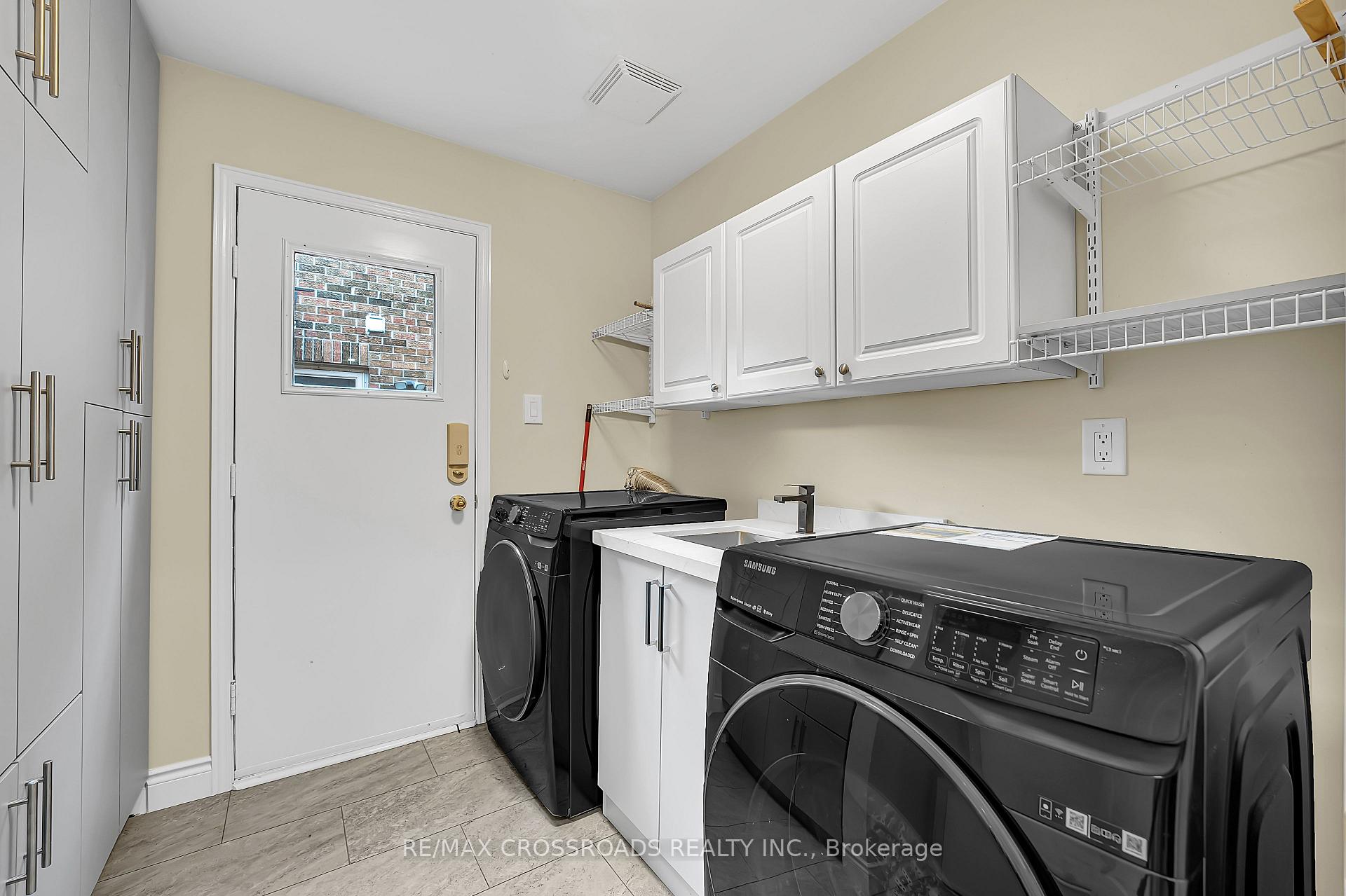 Photo 35 of 75 Barr Crescent, Brampton, Heart Lake East — HOMEH