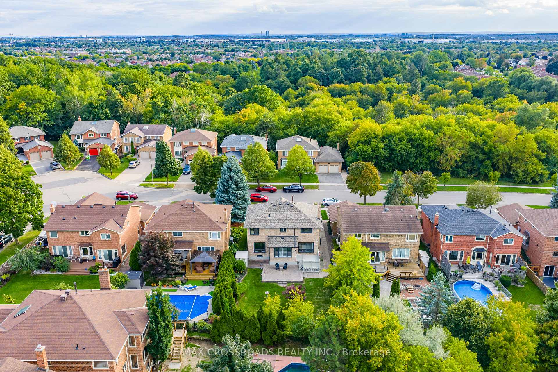 Photo 44 of 75 Barr Crescent, Brampton, Heart Lake East — HOMEH