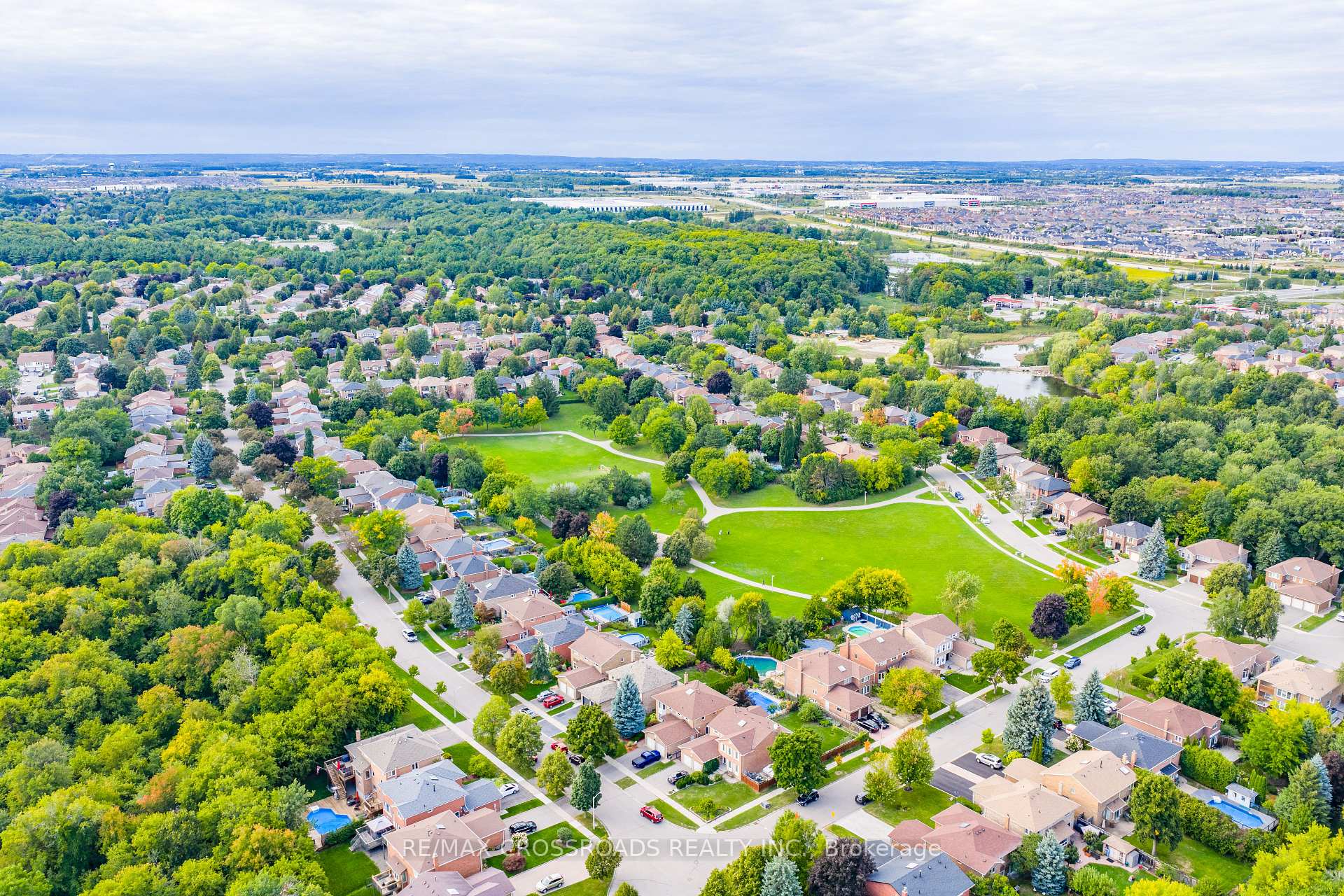 Photo 48 of 75 Barr Crescent, Brampton, Heart Lake East — HOMEH