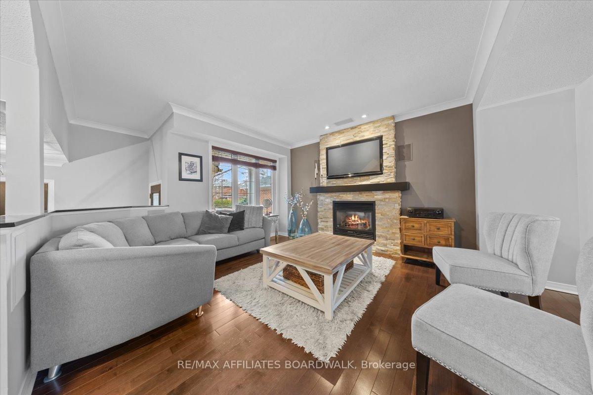 Photo 3 of 1199 Clyde Avenue, Ottawa, Central Park — HOMEH