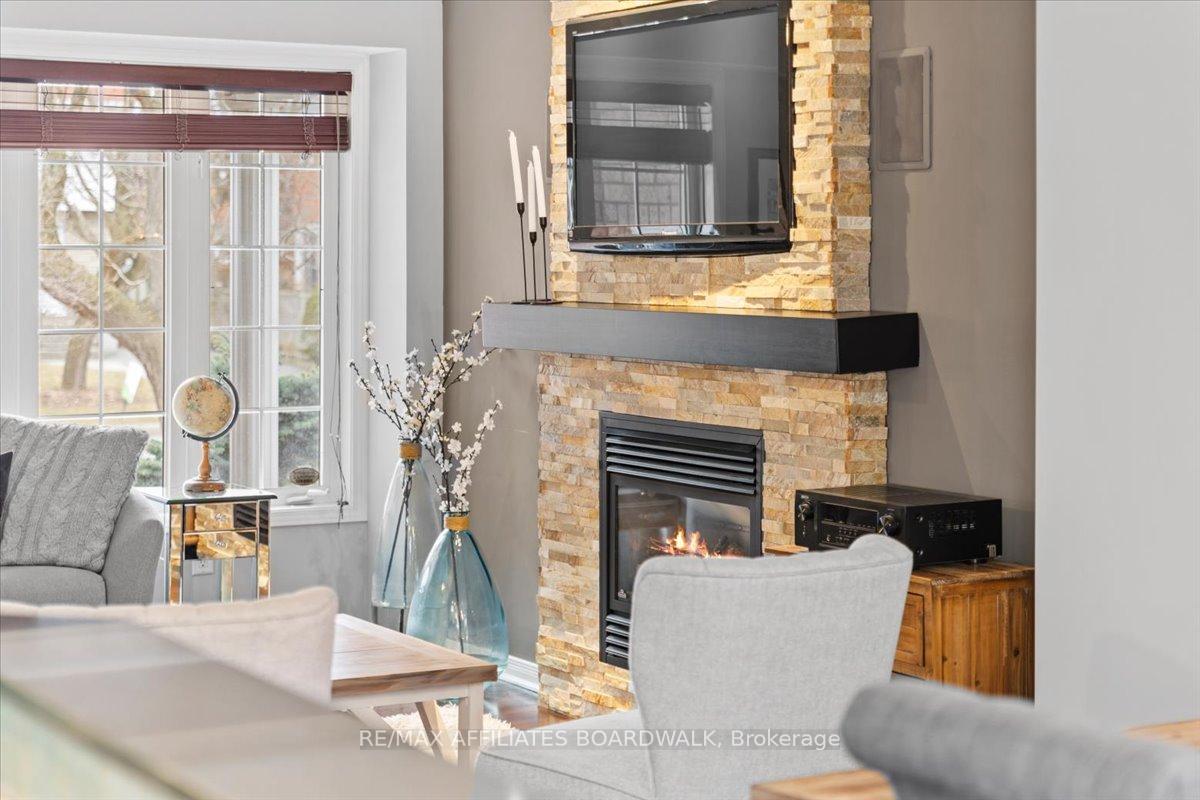 Photo 4 of 1199 Clyde Avenue, Ottawa, Central Park — HOMEH
