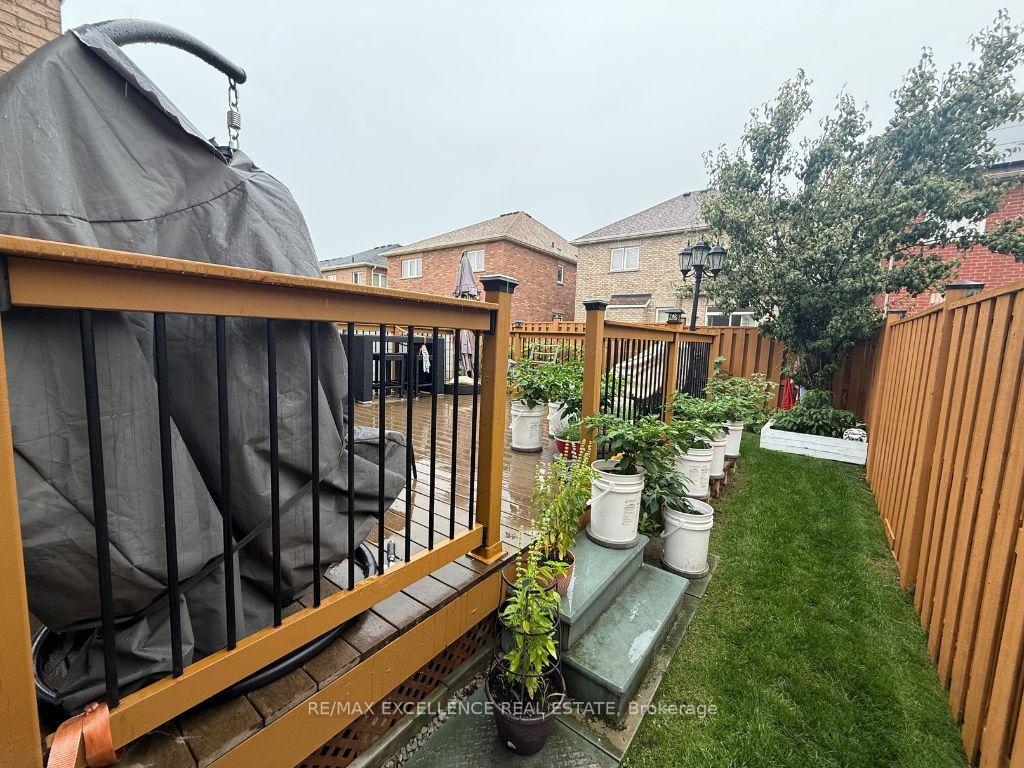 Photo 4 of 90 Game Creek Crescent, Brampton, Northwest Sandalwood Parkway — HOMEH