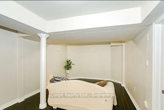 Photo 15 of 81 Crown Victoria Drive, Brampton, Fletcher's Meadow — HOMEH