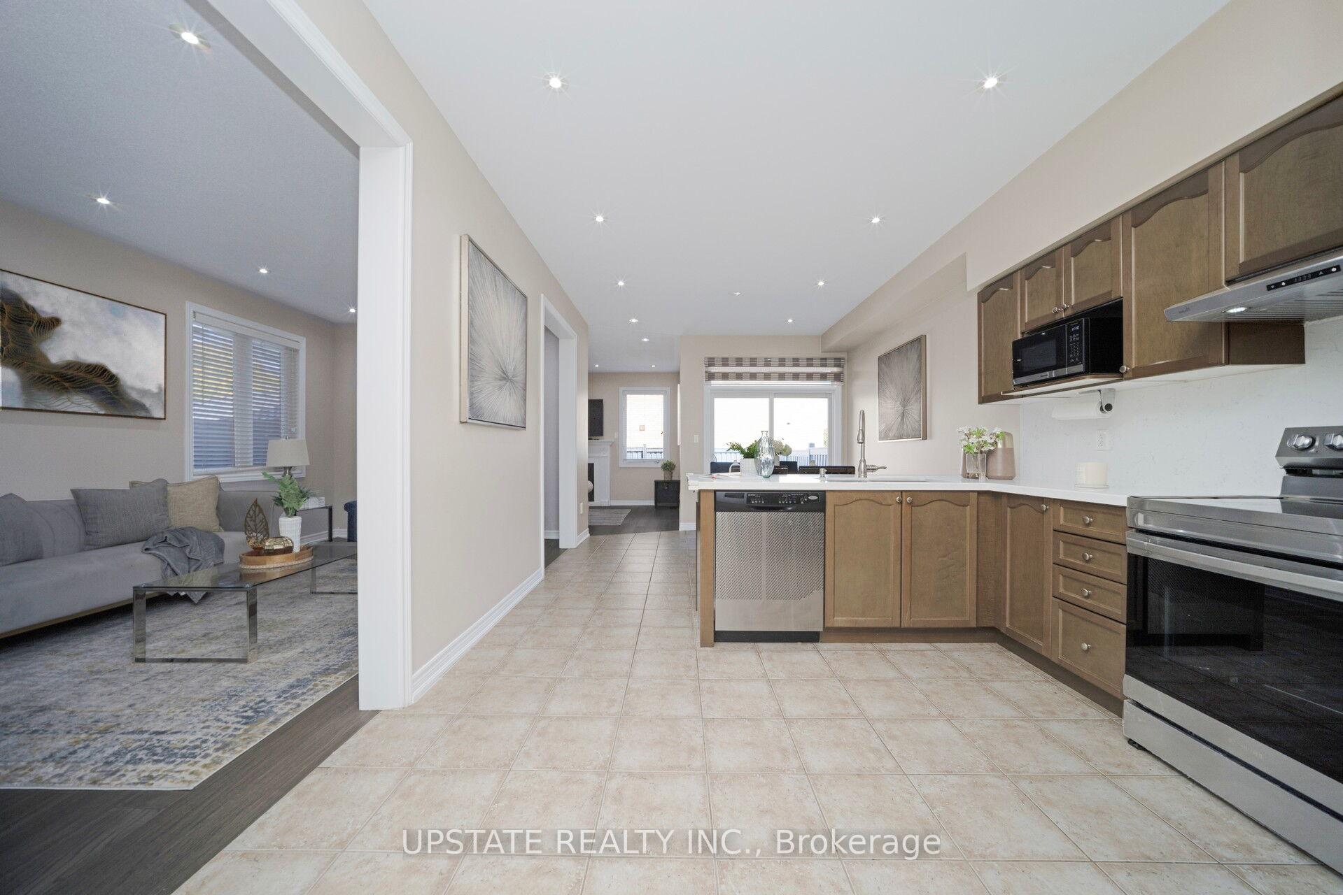 Photo 5 of 37 Mission Ridge Trail, Brampton, Bram East — HOMEH