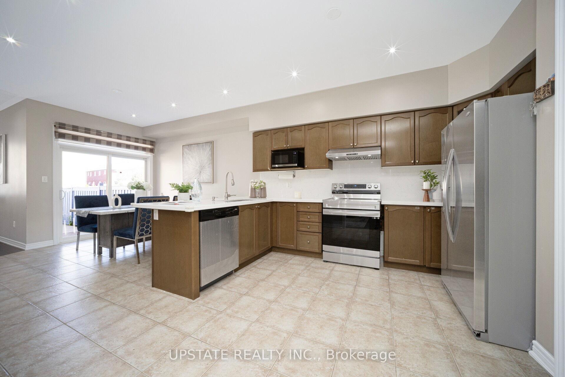 Photo 6 of 37 Mission Ridge Trail, Brampton, Bram East — HOMEH