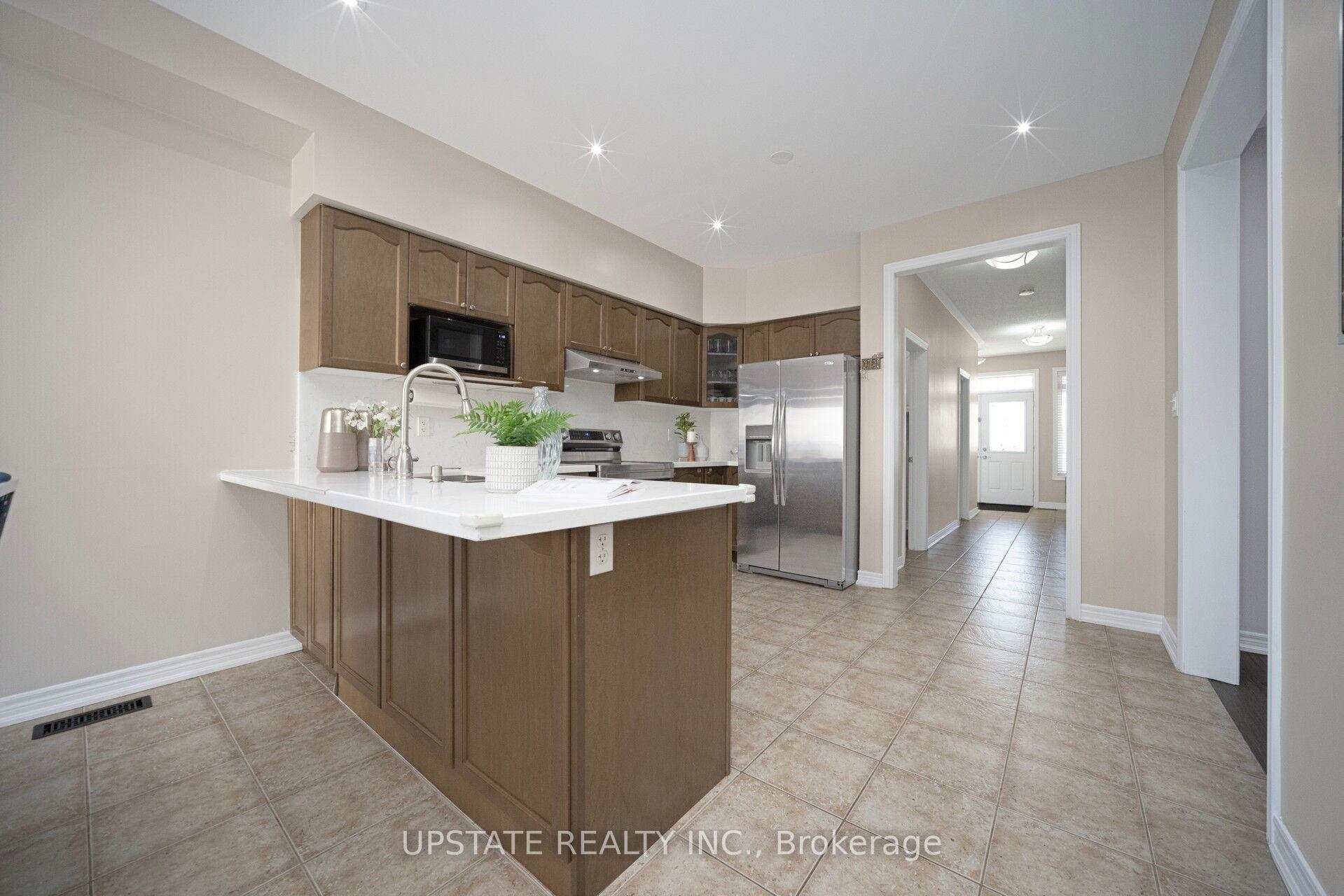 Photo 7 of 37 Mission Ridge Trail, Brampton, Bram East — HOMEH