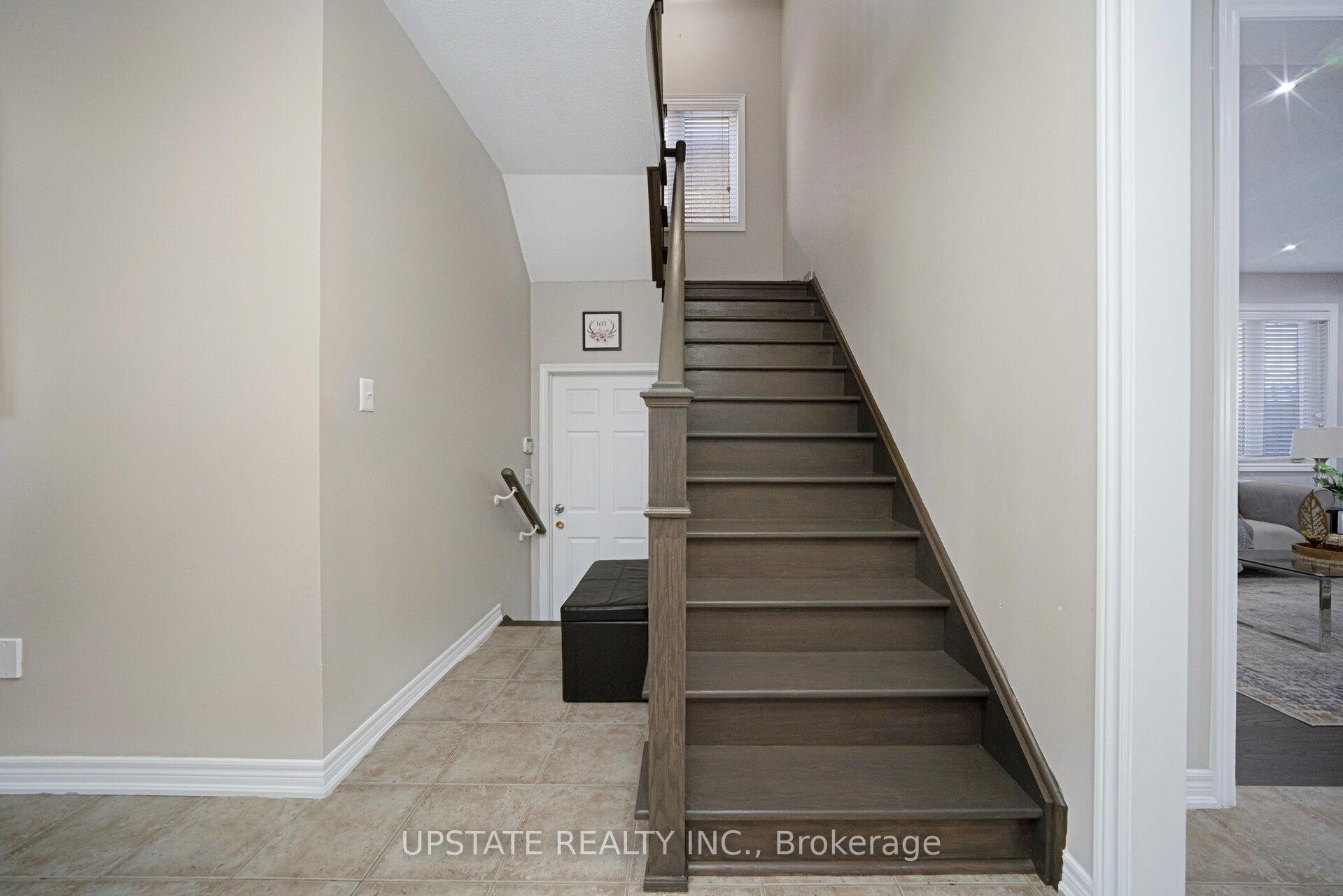 Photo 17 of 37 Mission Ridge Trail, Brampton, Bram East — HOMEH