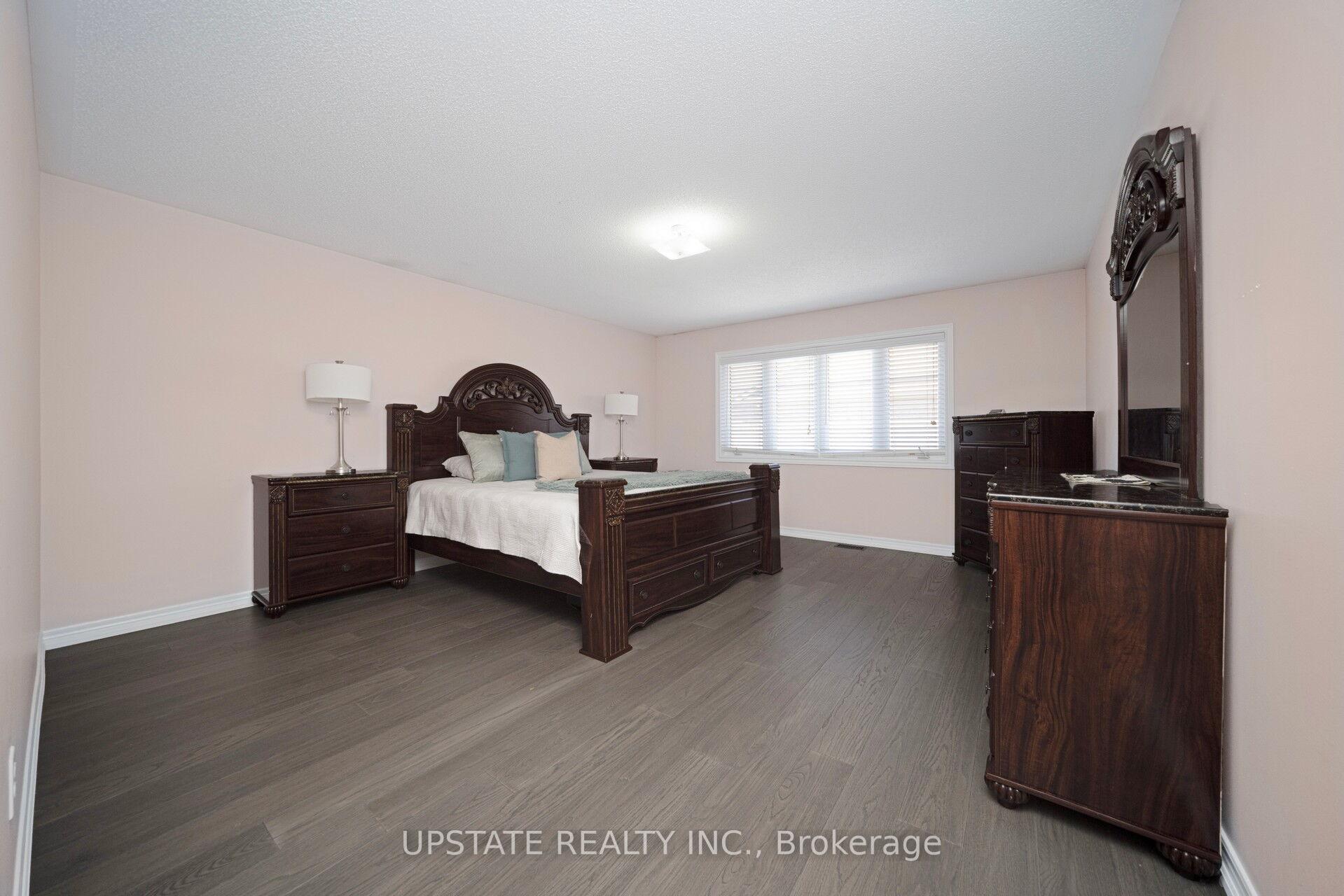 Photo 19 of 37 Mission Ridge Trail, Brampton, Bram East — HOMEH