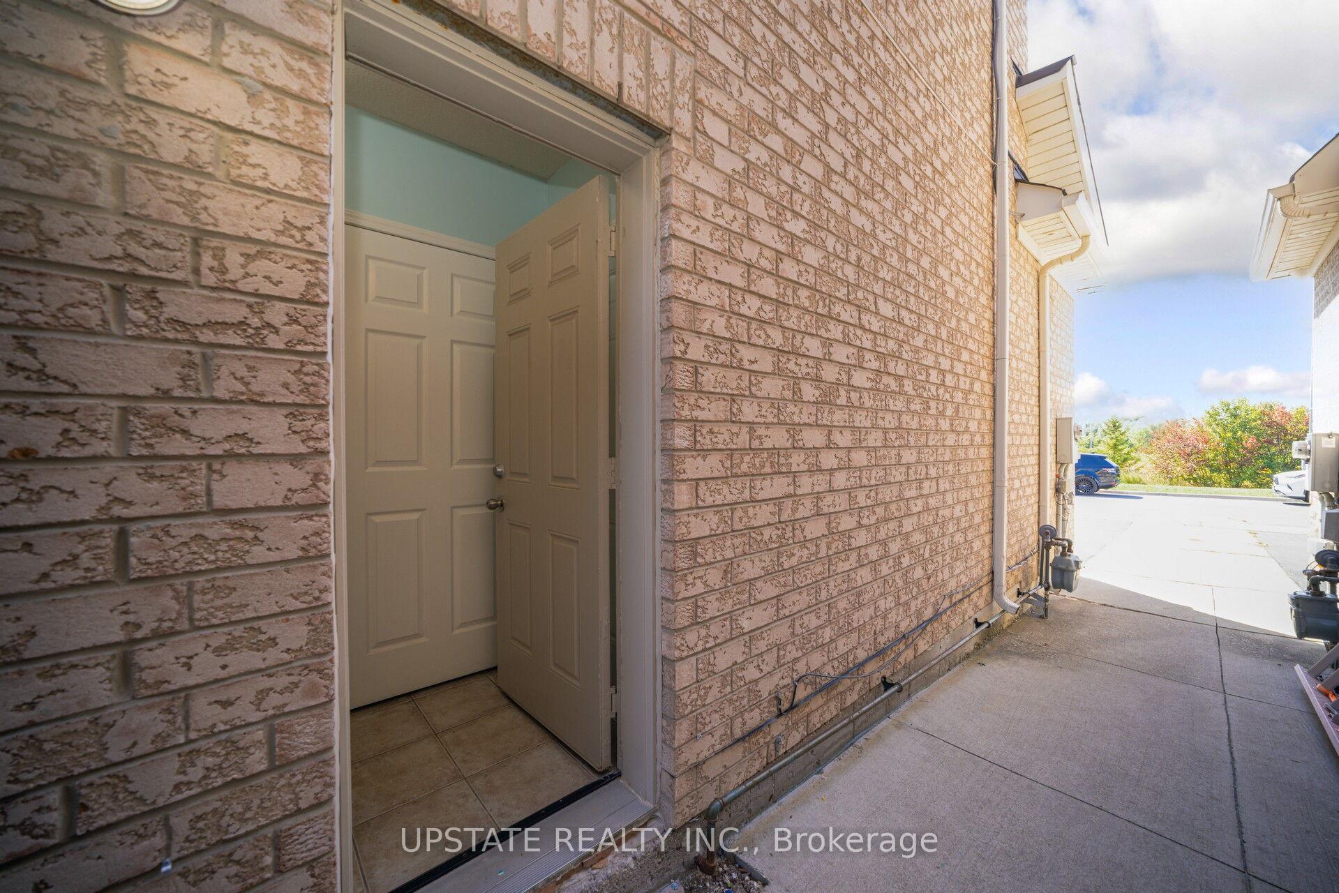 Photo 29 of 37 Mission Ridge Trail, Brampton, Bram East — HOMEH