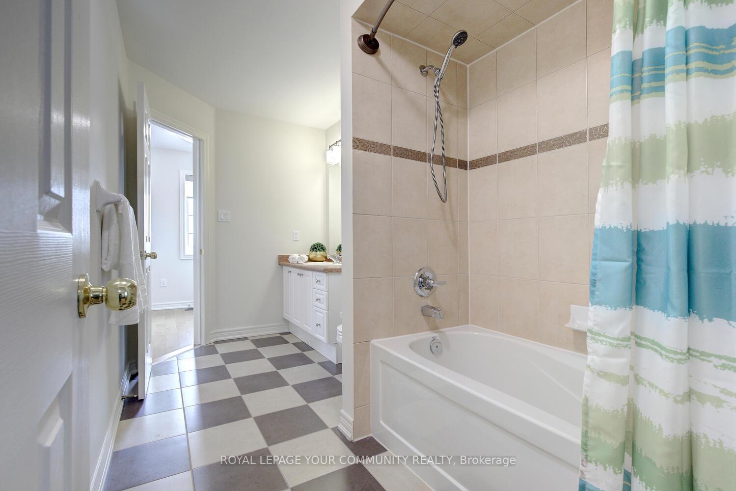 Photo 36 of 176 Retreat Boulevard N, Vaughan, Vellore Village — HOMEH