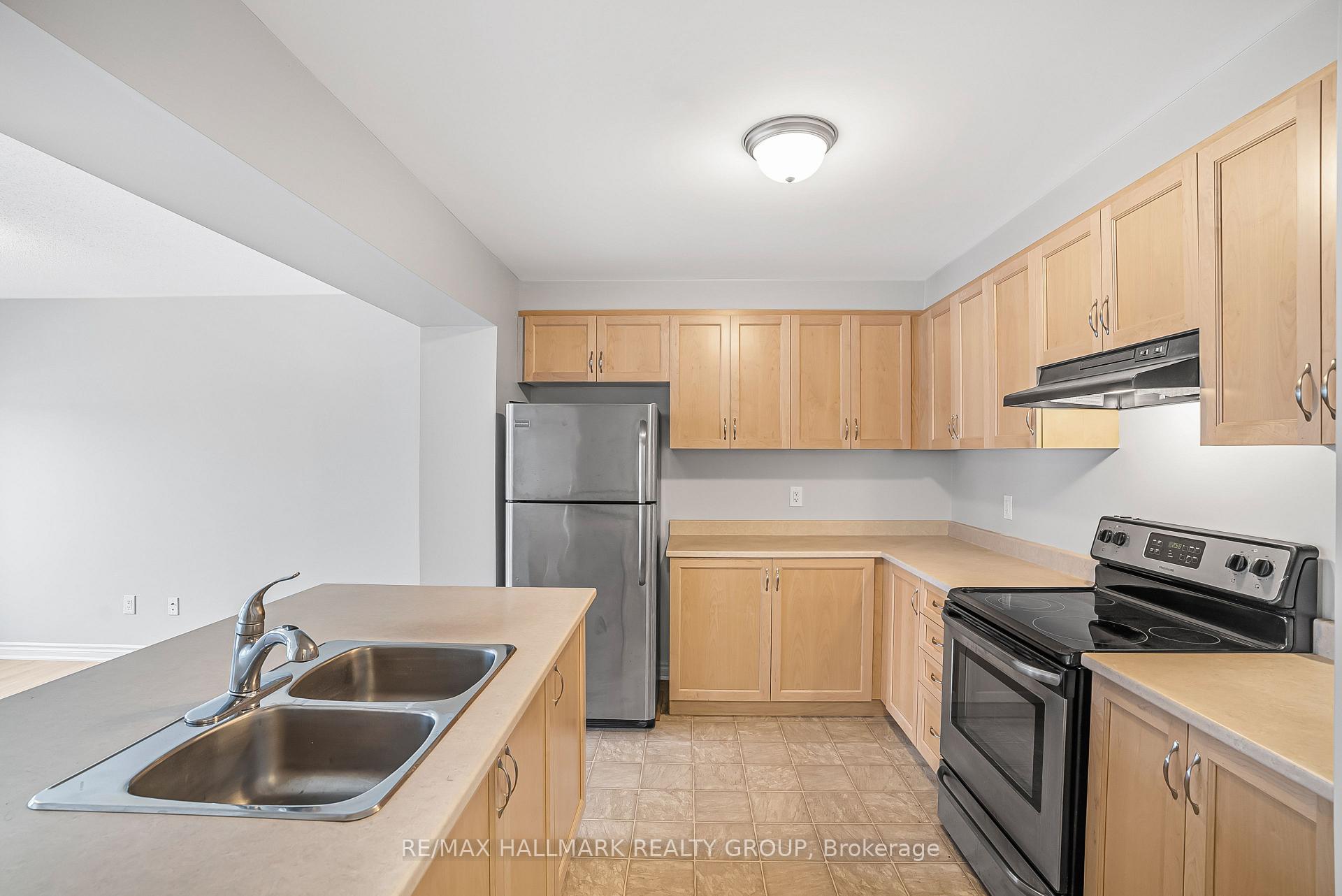 Photo 5 of 627 Bluegill Avenue, Ottawa, Barrhaven - Half Moon Bay — HOMEH