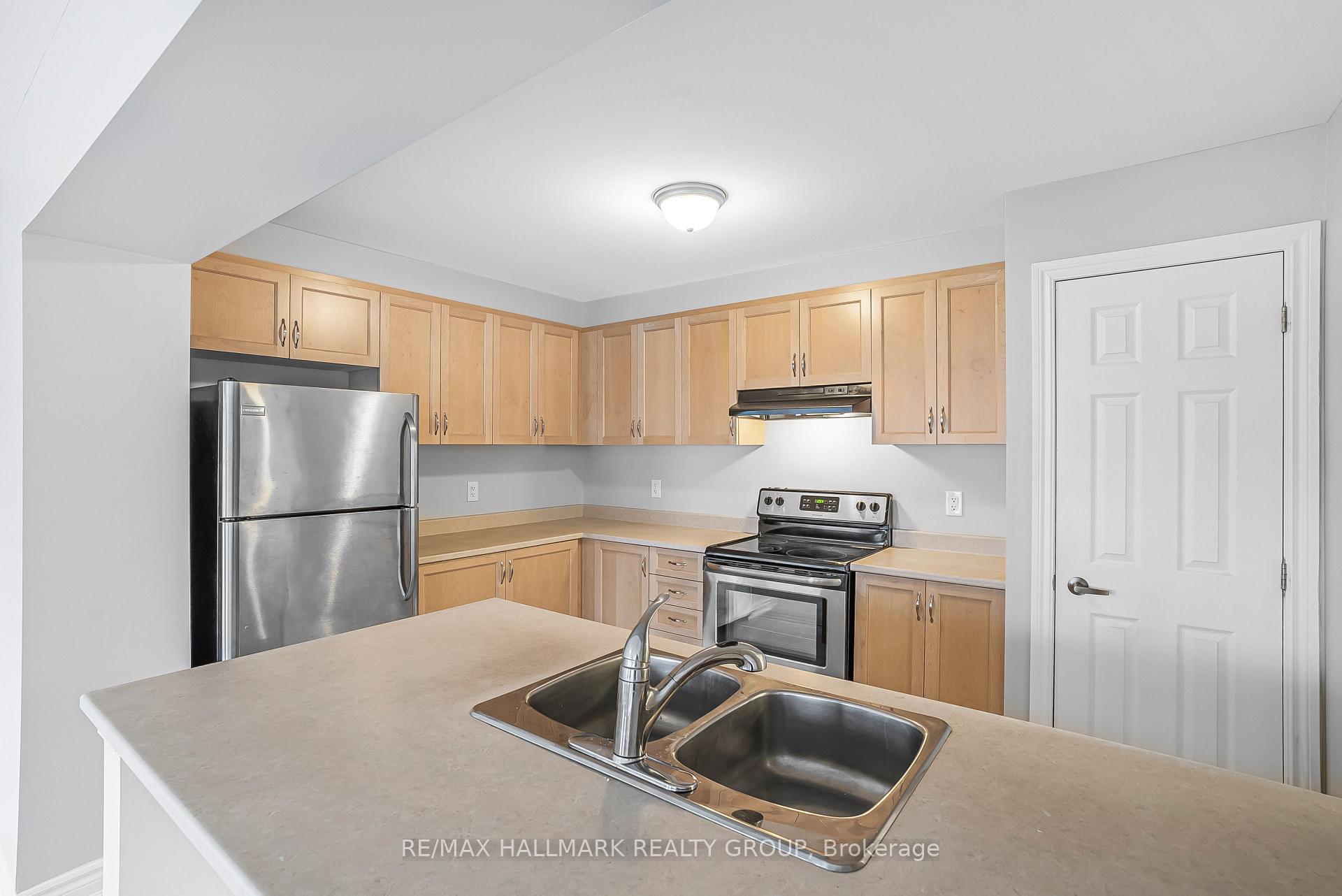 Photo 6 of 627 Bluegill Avenue, Ottawa, Barrhaven - Half Moon Bay — HOMEH