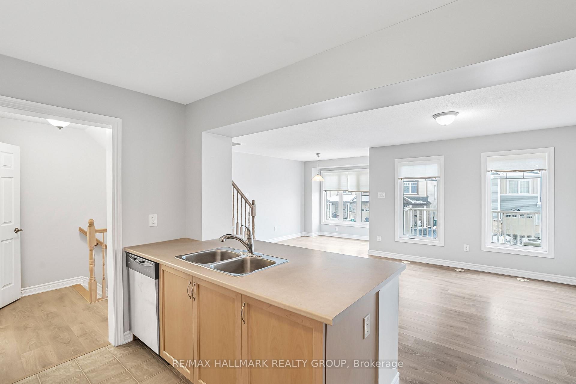 Photo 8 of 627 Bluegill Avenue, Ottawa, Barrhaven - Half Moon Bay — HOMEH