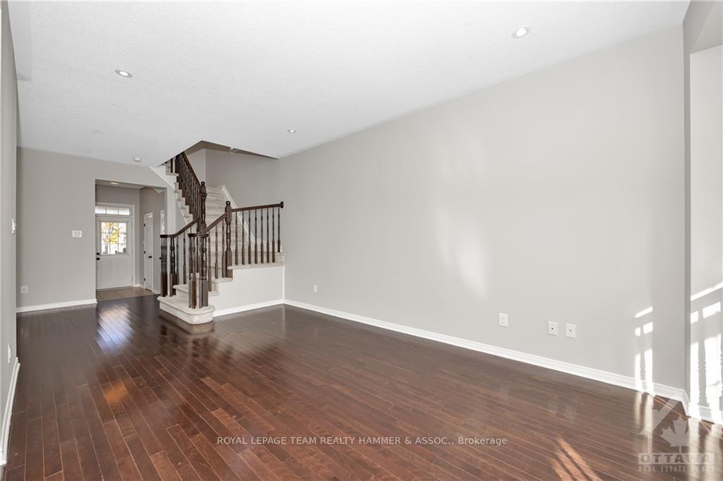 Photo 4 of 859 Kennacraig, Ottawa, Barrhaven - Stonebridge — HOMEH