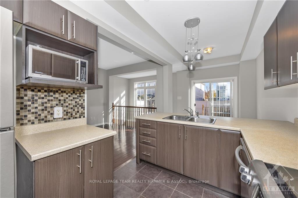 Photo 5 of 859 Kennacraig, Ottawa, Barrhaven - Stonebridge — HOMEH