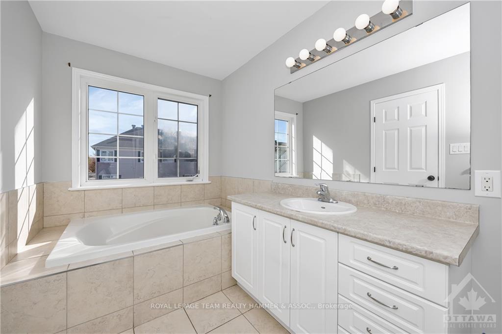 Photo 13 of 859 Kennacraig, Ottawa, Barrhaven - Stonebridge — HOMEH
