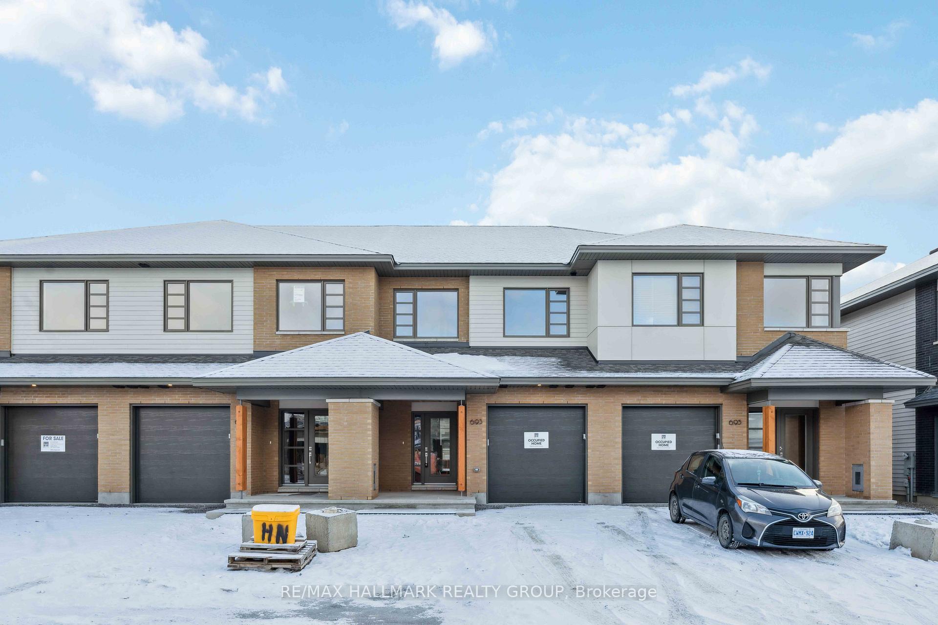 Front of 693 Honeydew Street