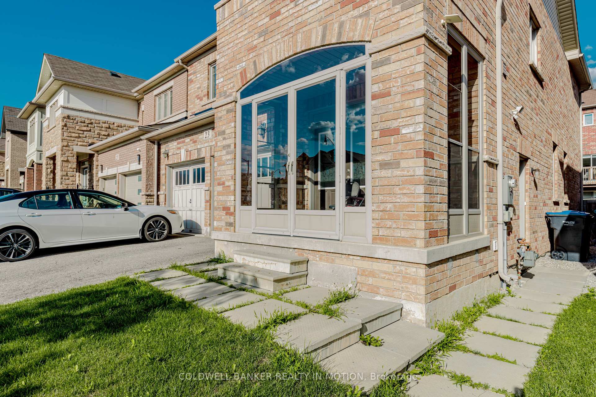 Photo 5 of Unit Basement, 23 Dusk Drive, Brampton, Credit Valley — HOMEH