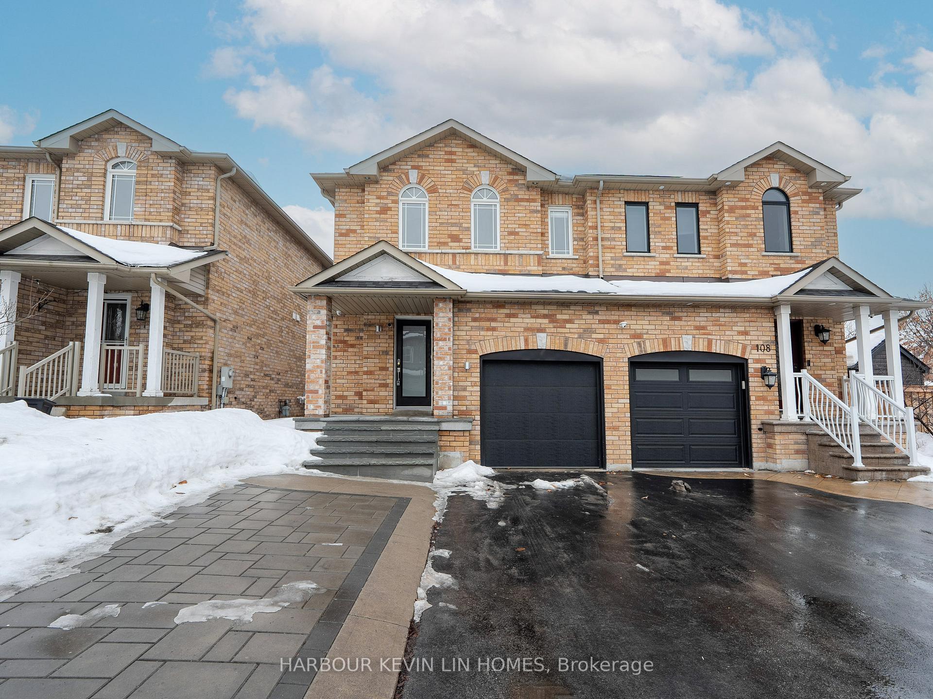 Photo 3 of 106 Blackthorn Drive, Vaughan, Maple — HOMEH