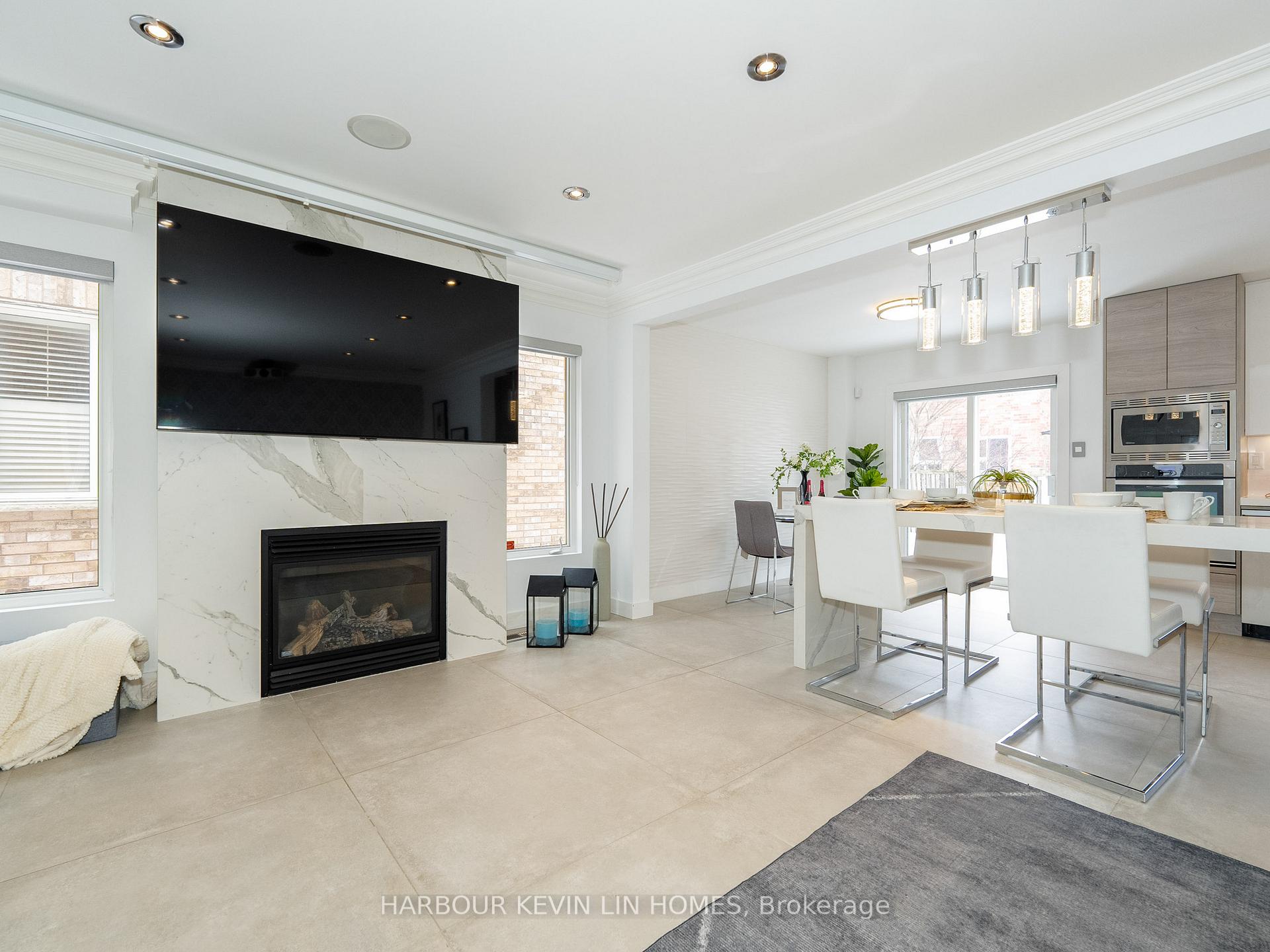 Photo 12 of 106 Blackthorn Drive, Vaughan, Maple — HOMEH