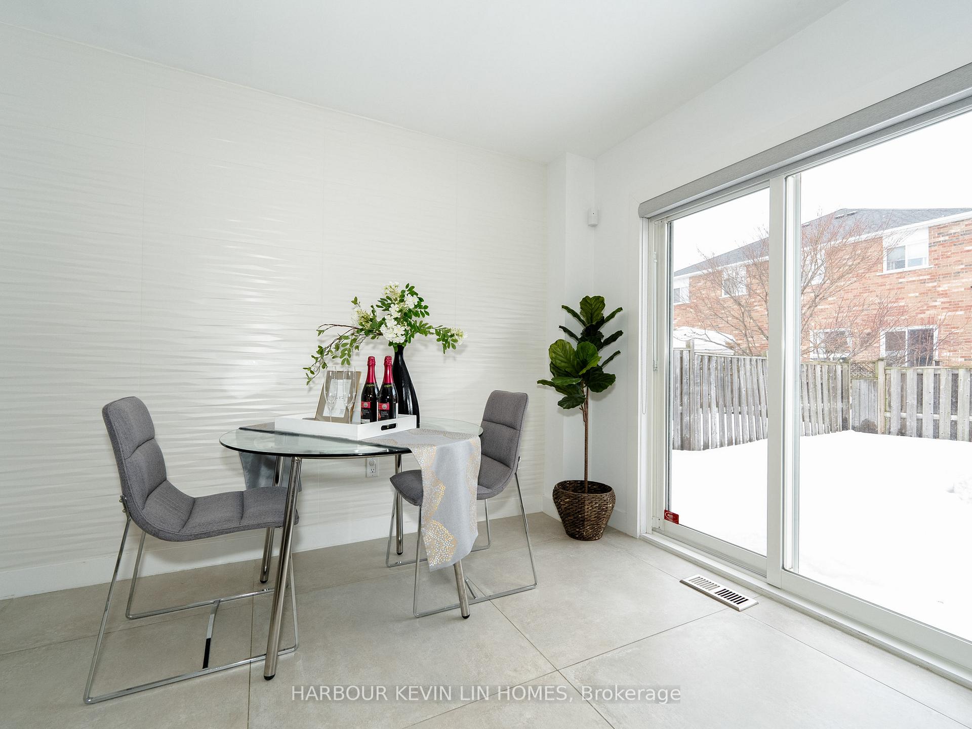 Photo 18 of 106 Blackthorn Drive, Vaughan, Maple — HOMEH