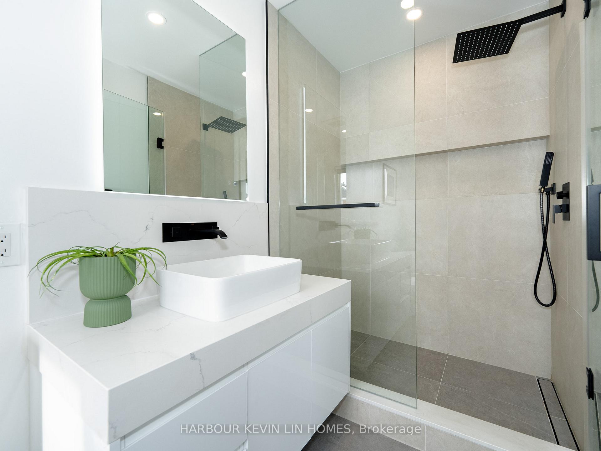 Photo 36 of 106 Blackthorn Drive, Vaughan, Maple — HOMEH