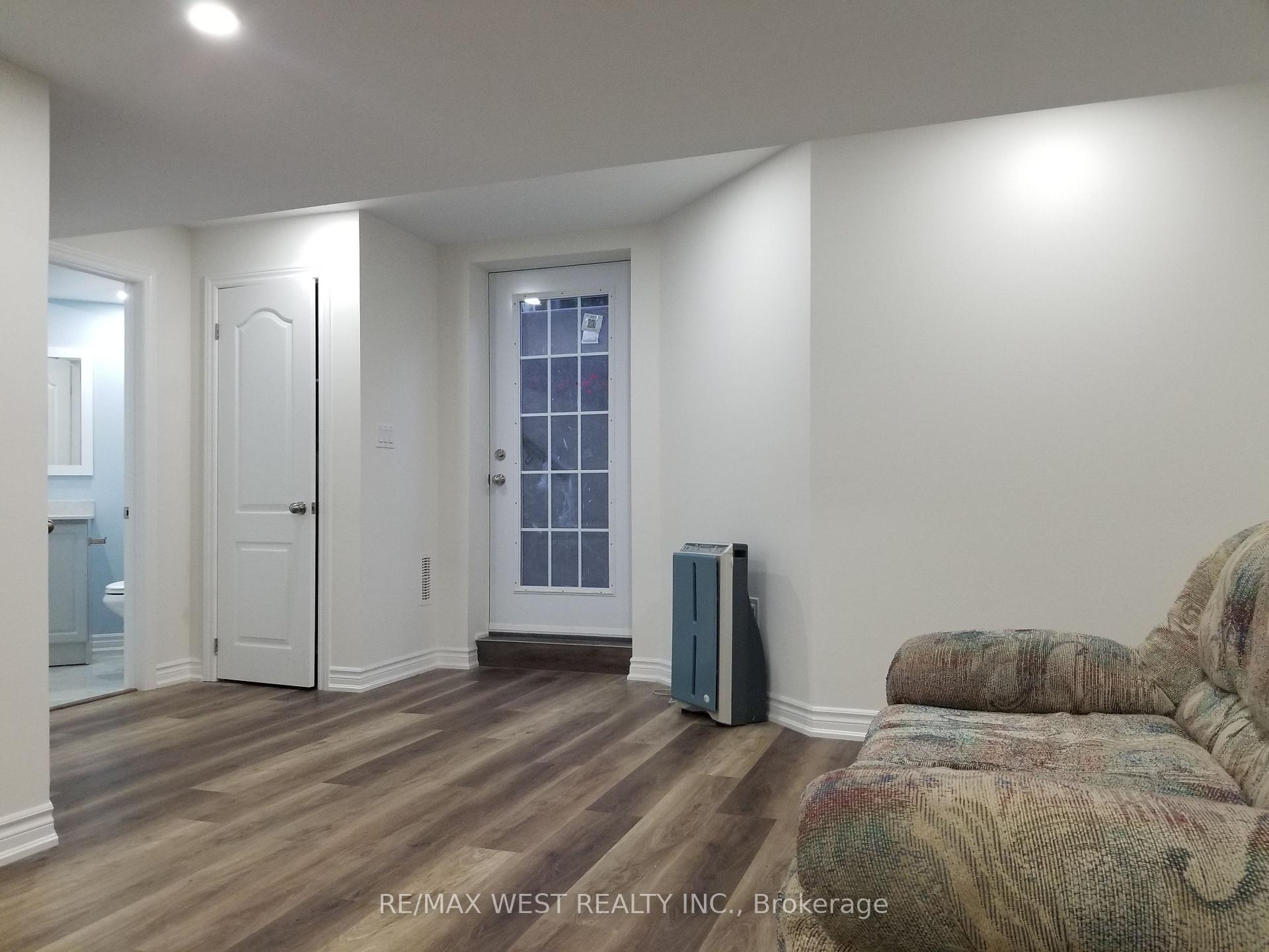 Photo 2 of 18 Leagate Street, Brampton, Fletcher's Meadow — HOMEH