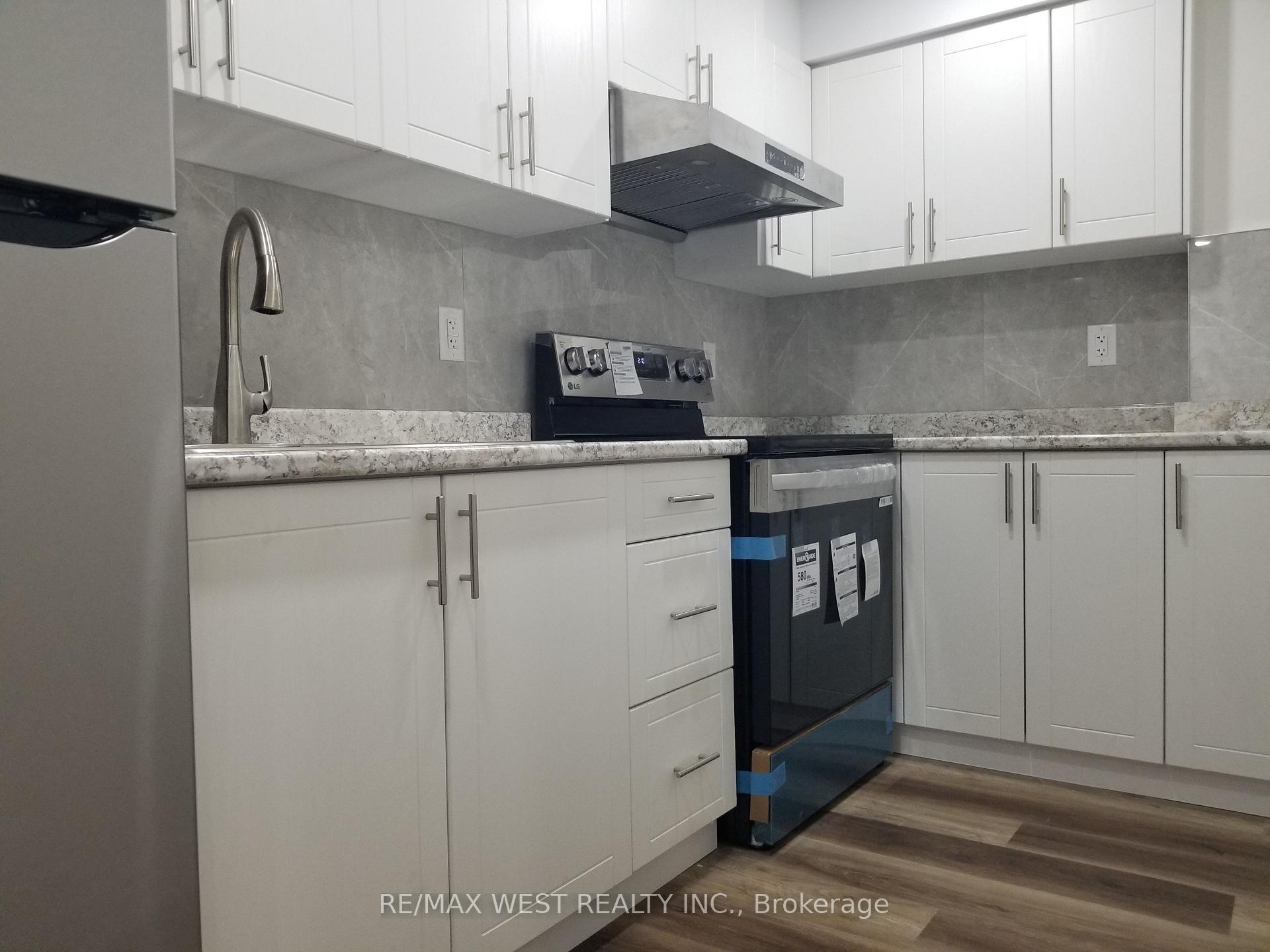 Photo 12 of 18 Leagate Street, Brampton, Fletcher's Meadow — HOMEH