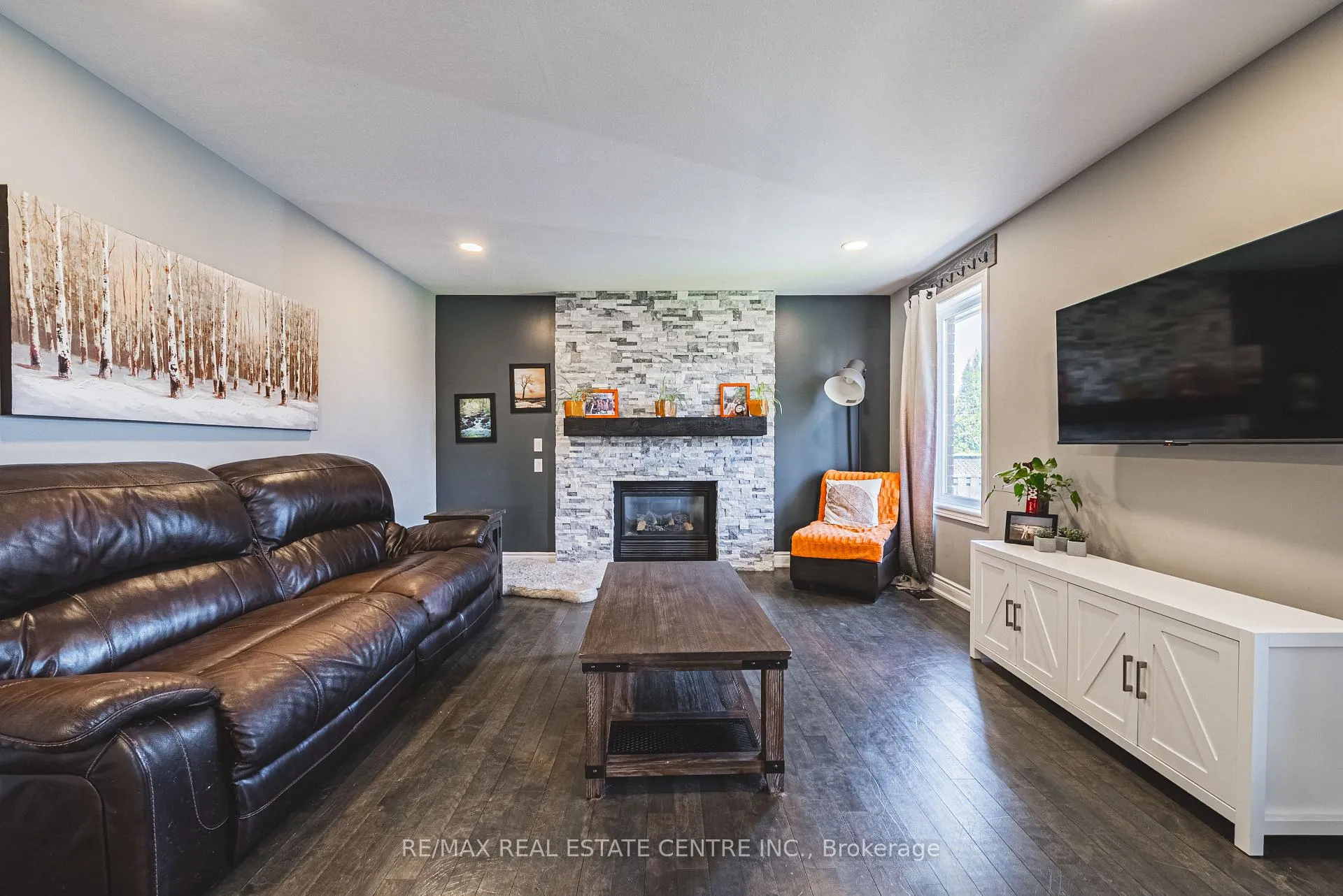 Photo 13 of 19 Liuna Court, Hamilton, Winona Park — HOMEH
