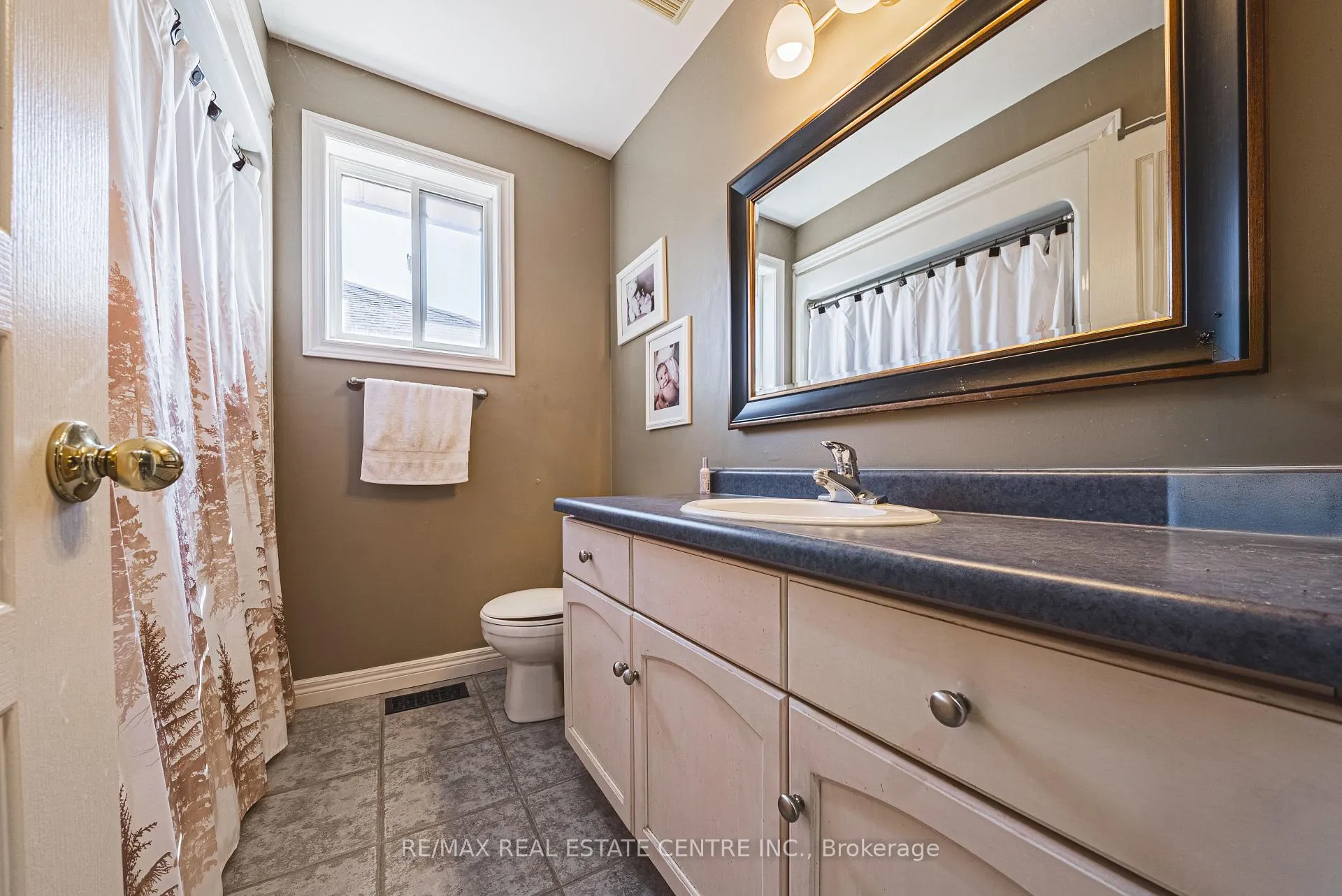 Photo 27 of 19 Liuna Court, Hamilton, Winona Park — HOMEH