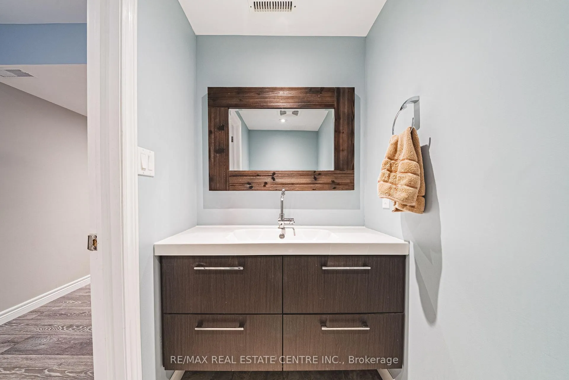 Photo 38 of 19 Liuna Court, Hamilton, Winona Park — HOMEH