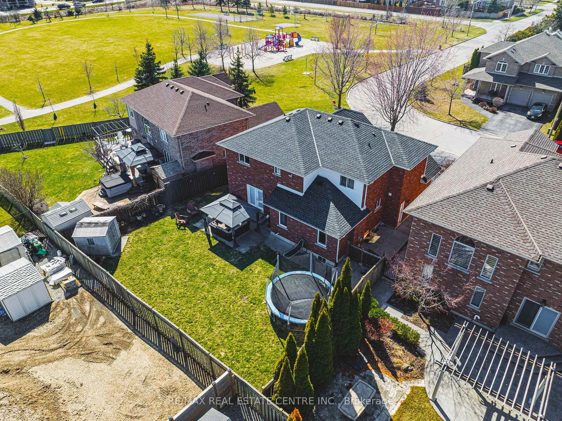 Photo 44 of 19 Liuna Court, Hamilton, Winona Park — HOMEH