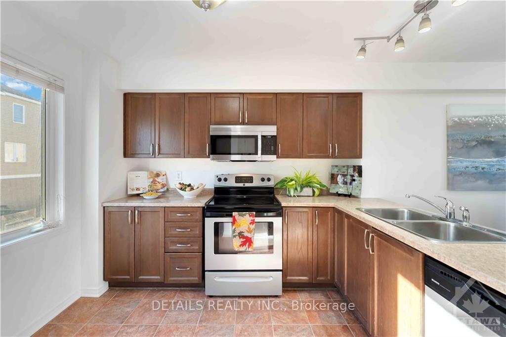 Photo 3 of 223 Kennevale Drive, Ottawa, Barrhaven - Cedargrove/Fraserdale — HOMEH